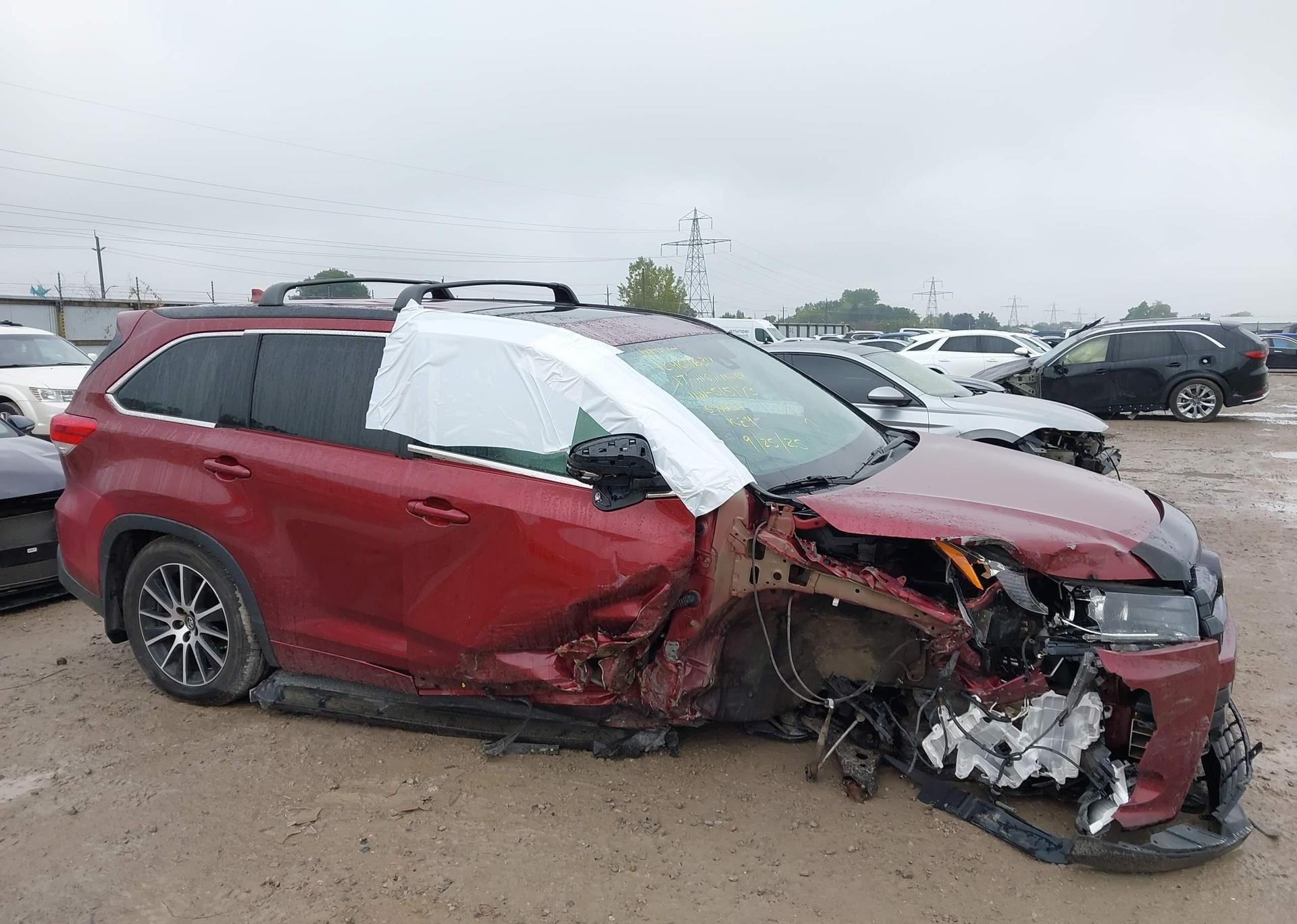 2017 TOYOTA HIGHLANDER