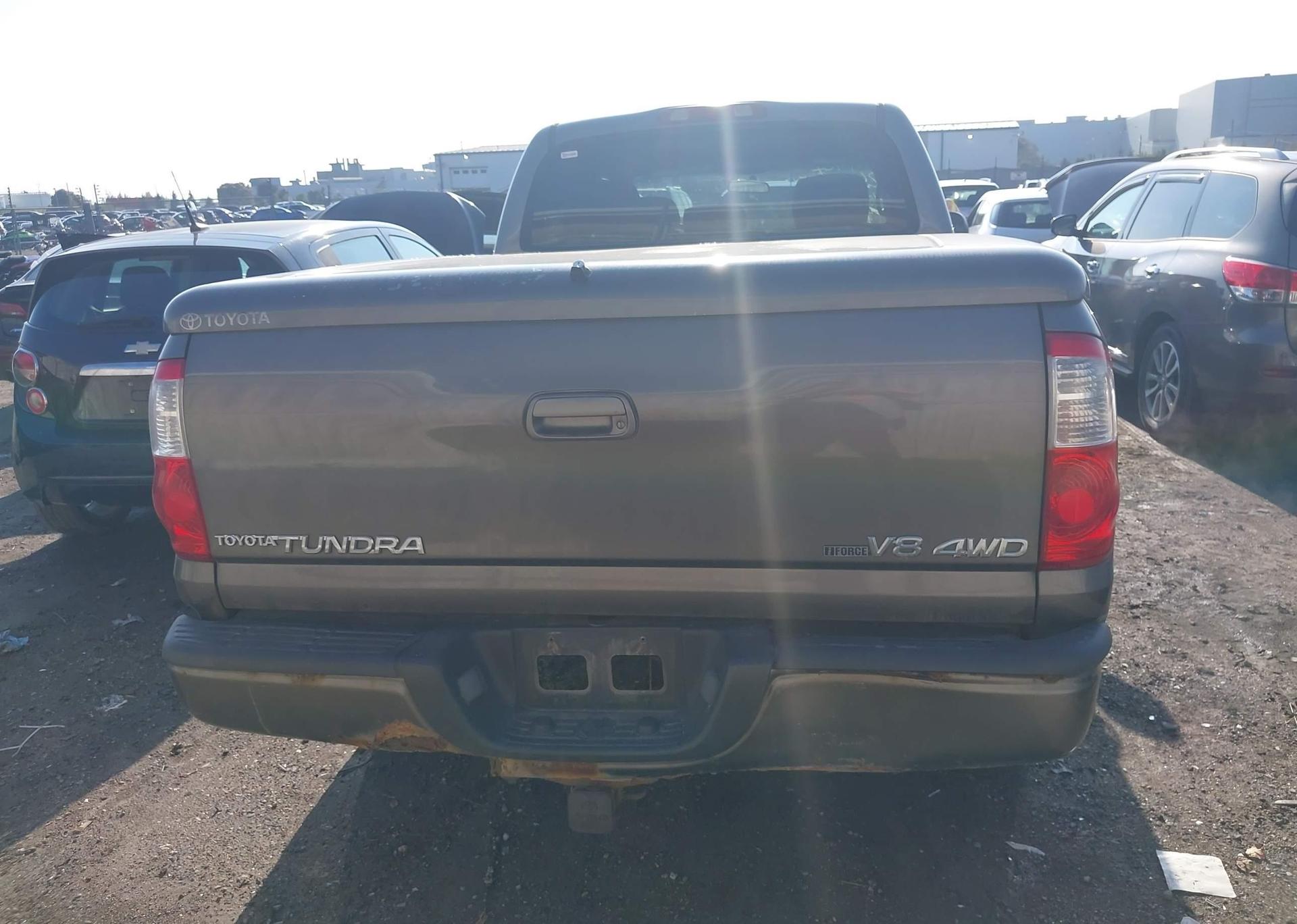 2004 TOYOTA TUNDRA