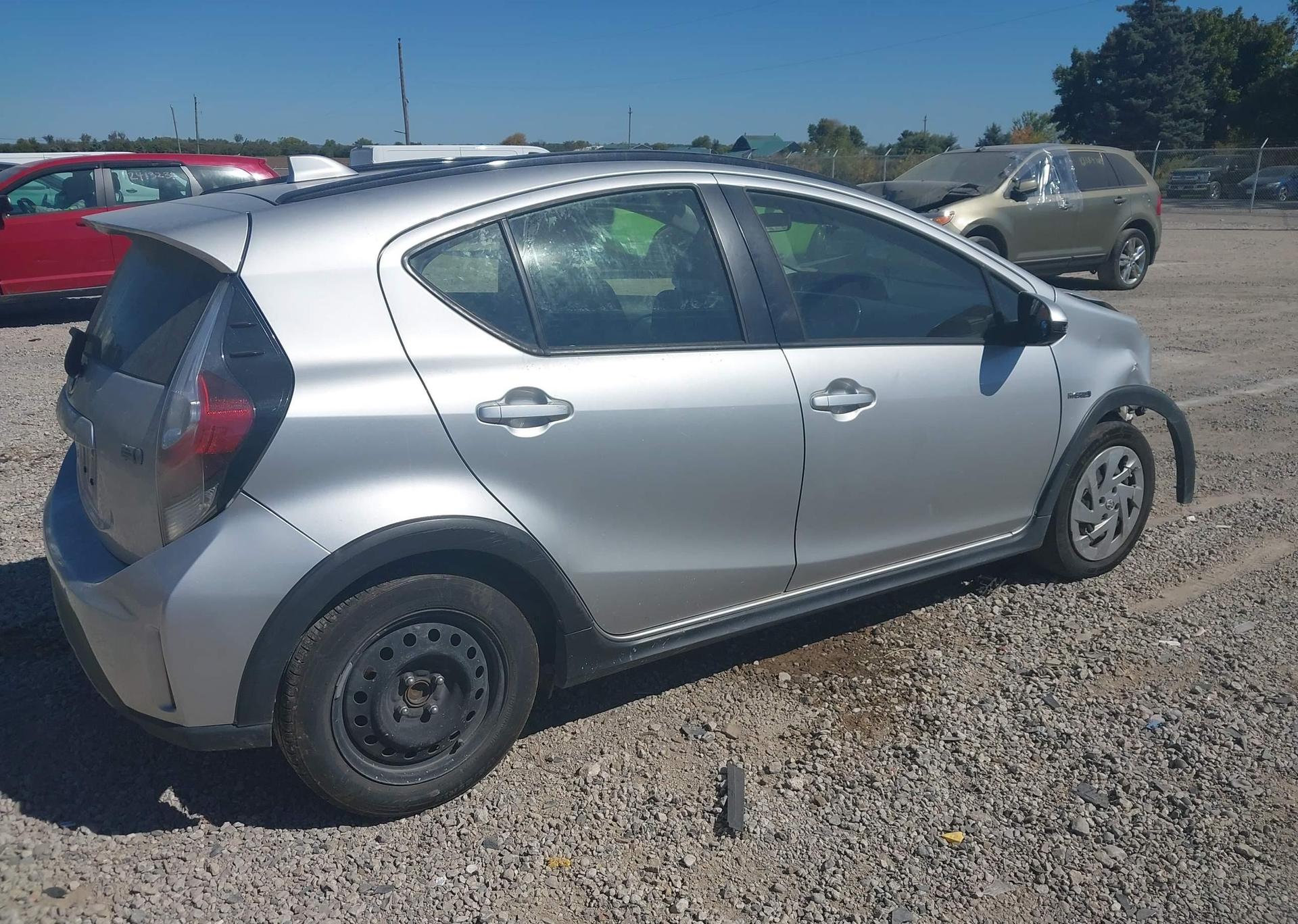 2018 TOYOTA Prius c