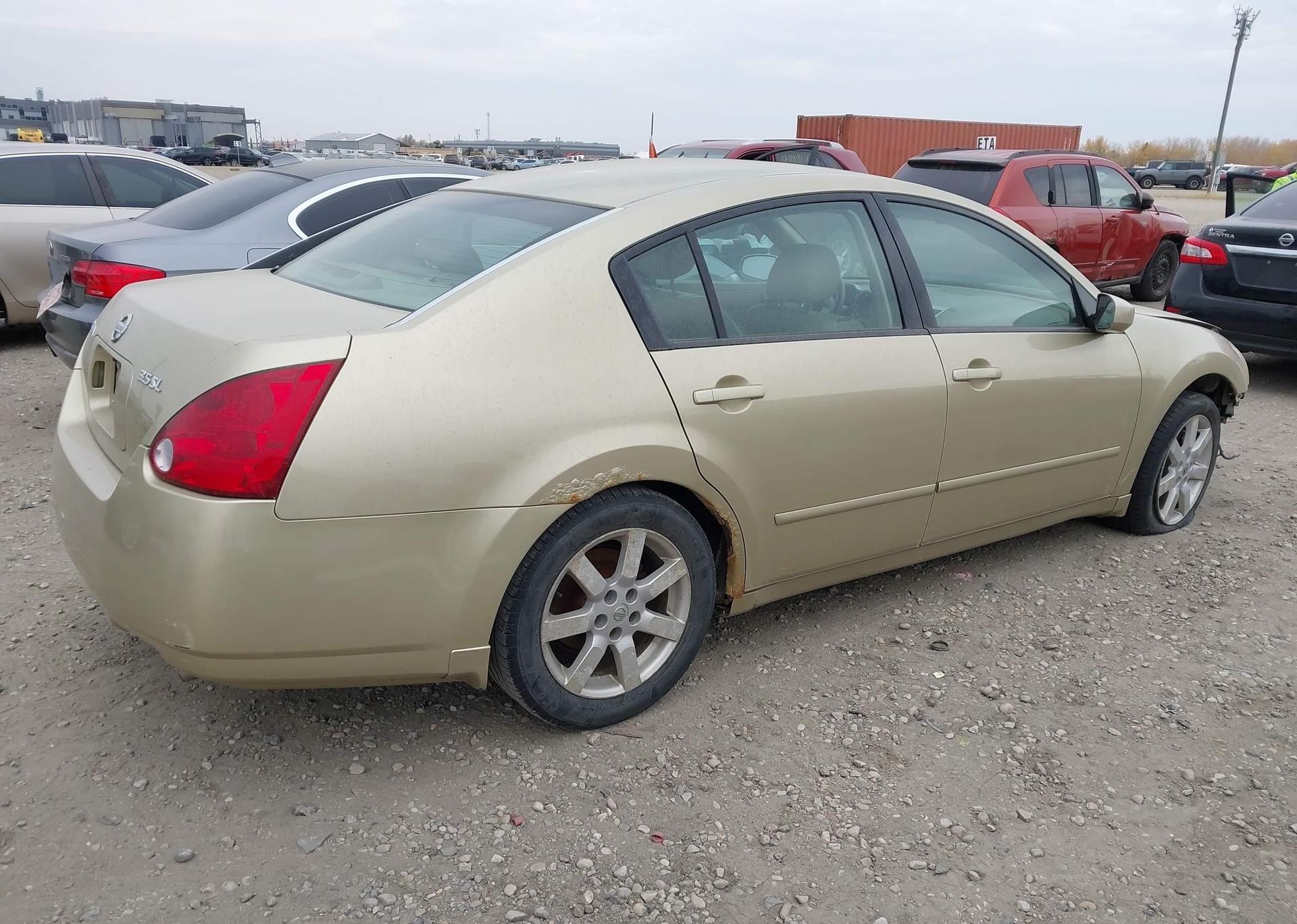 2004 NISSAN MAXIMA SE