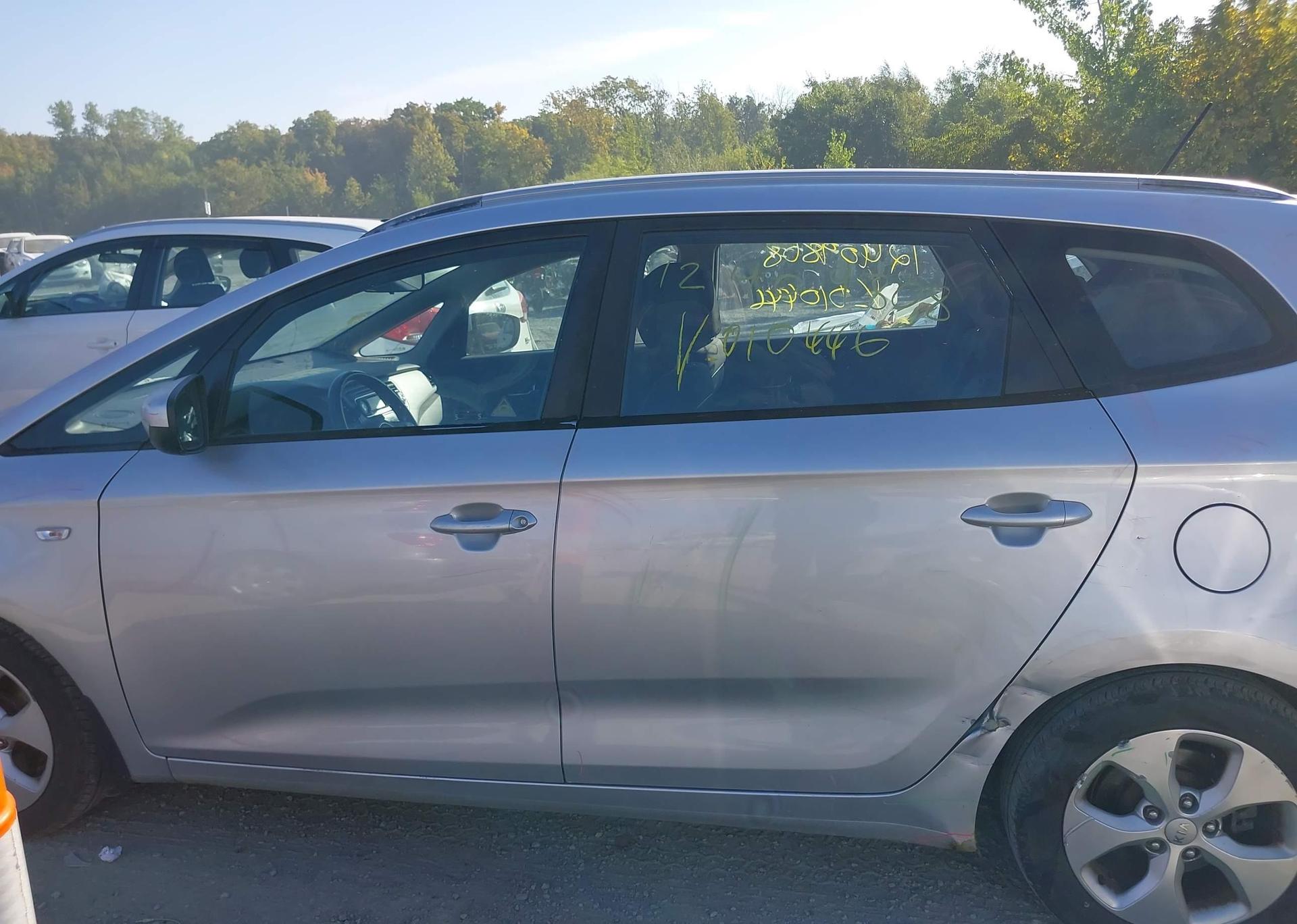 2014 KIA RONDO