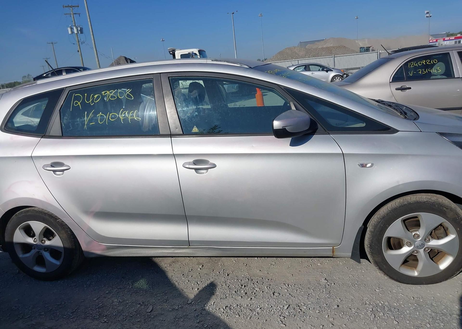 2014 KIA RONDO