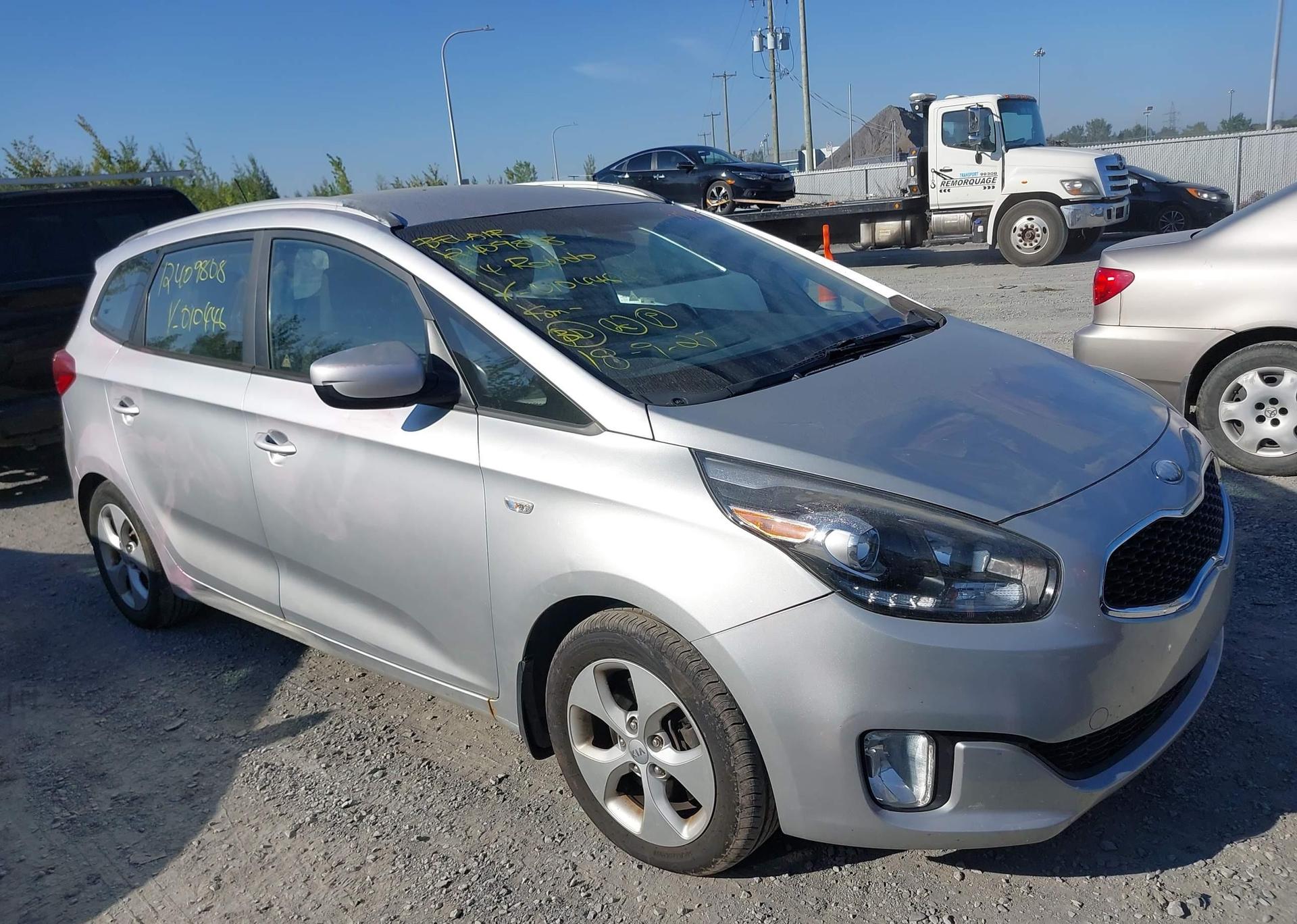 2014 KIA RONDO