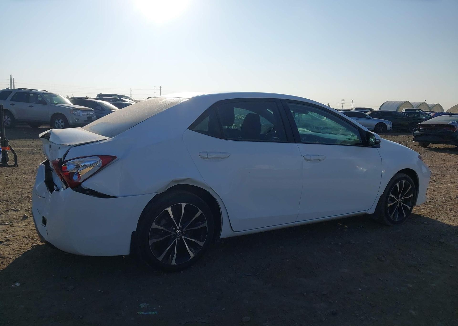 2018 TOYOTA COROLLA SE