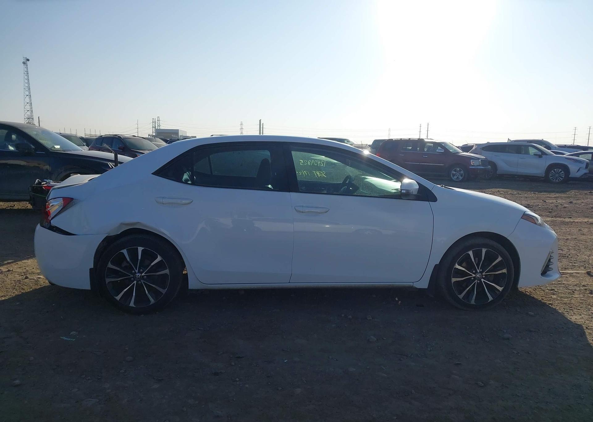 2018 TOYOTA COROLLA SE