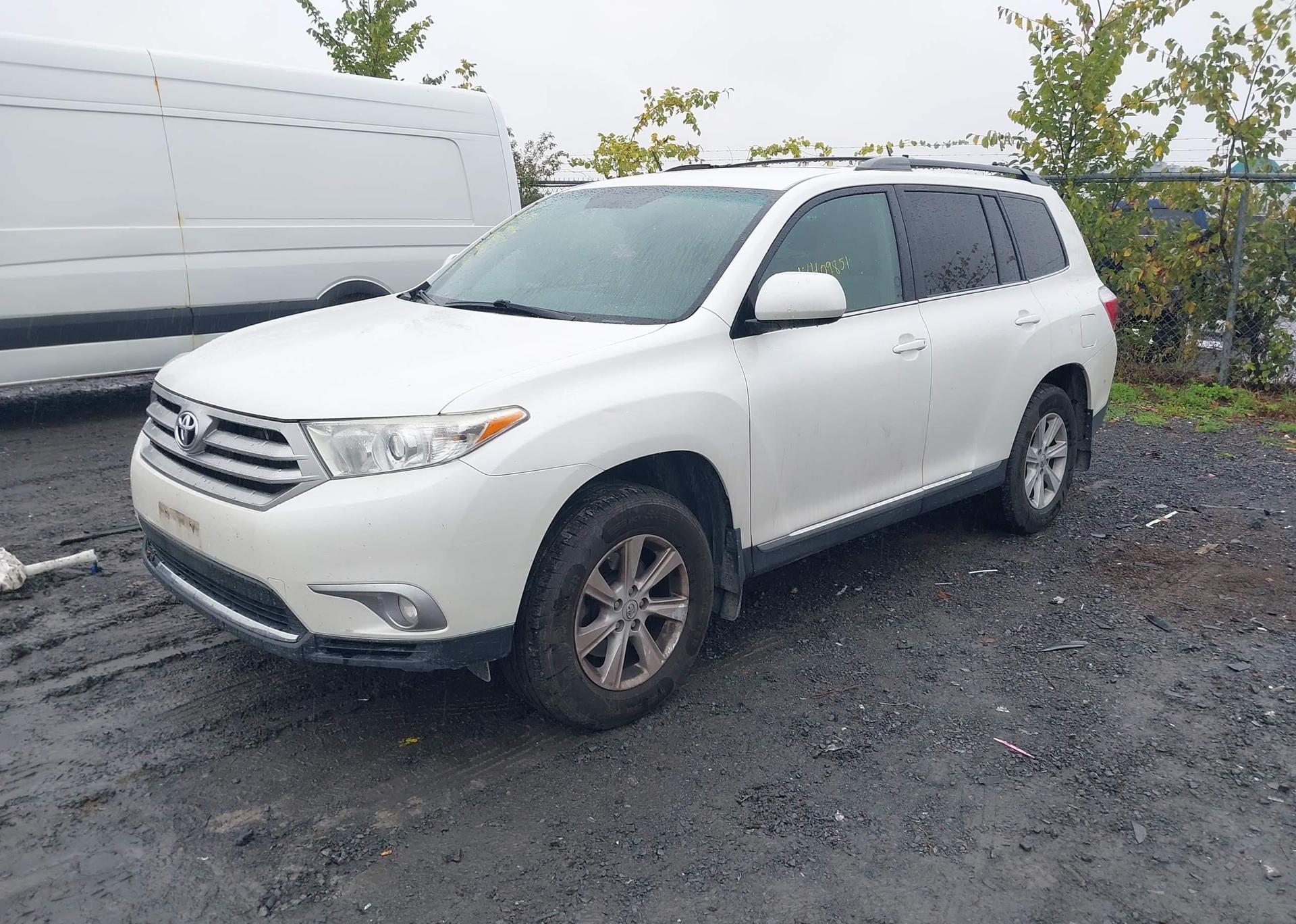 2013 TOYOTA HIGHLANDER V6