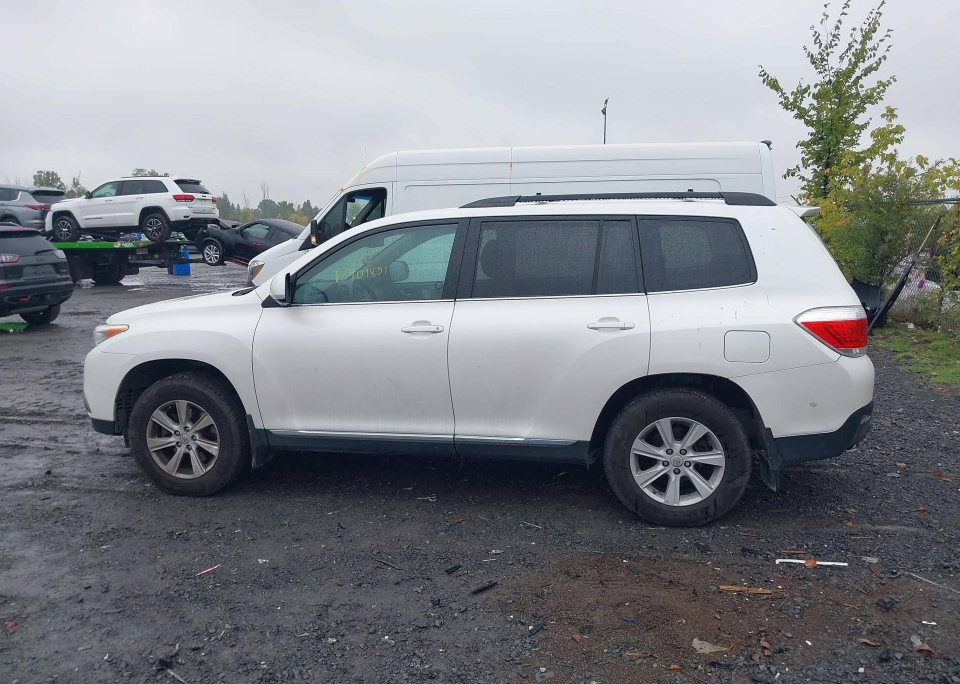 2013 TOYOTA HIGHLANDER V6