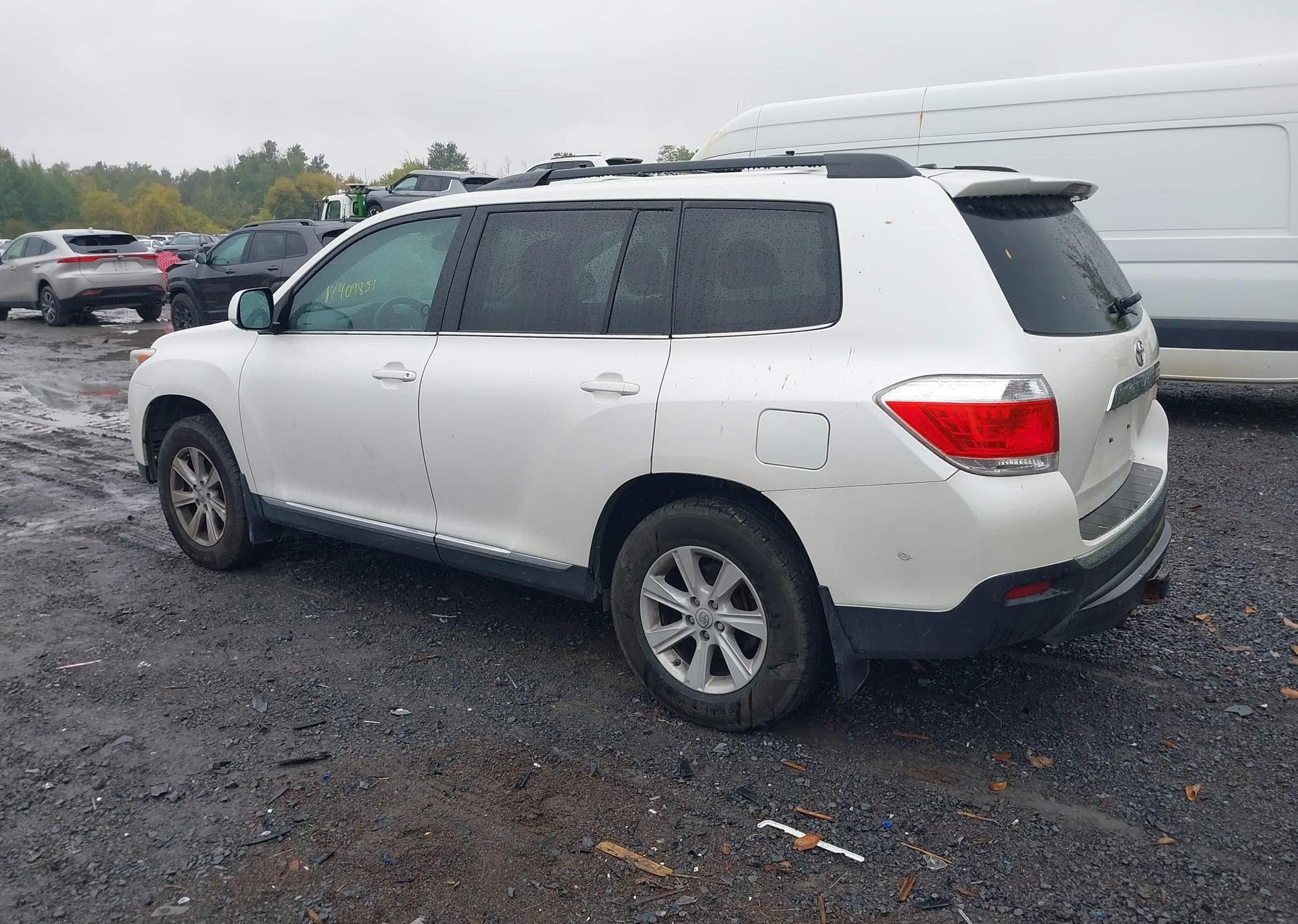 2013 TOYOTA HIGHLANDER V6