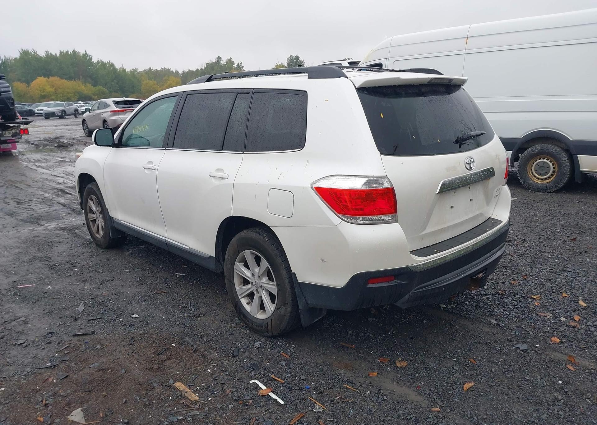 2013 TOYOTA HIGHLANDER V6