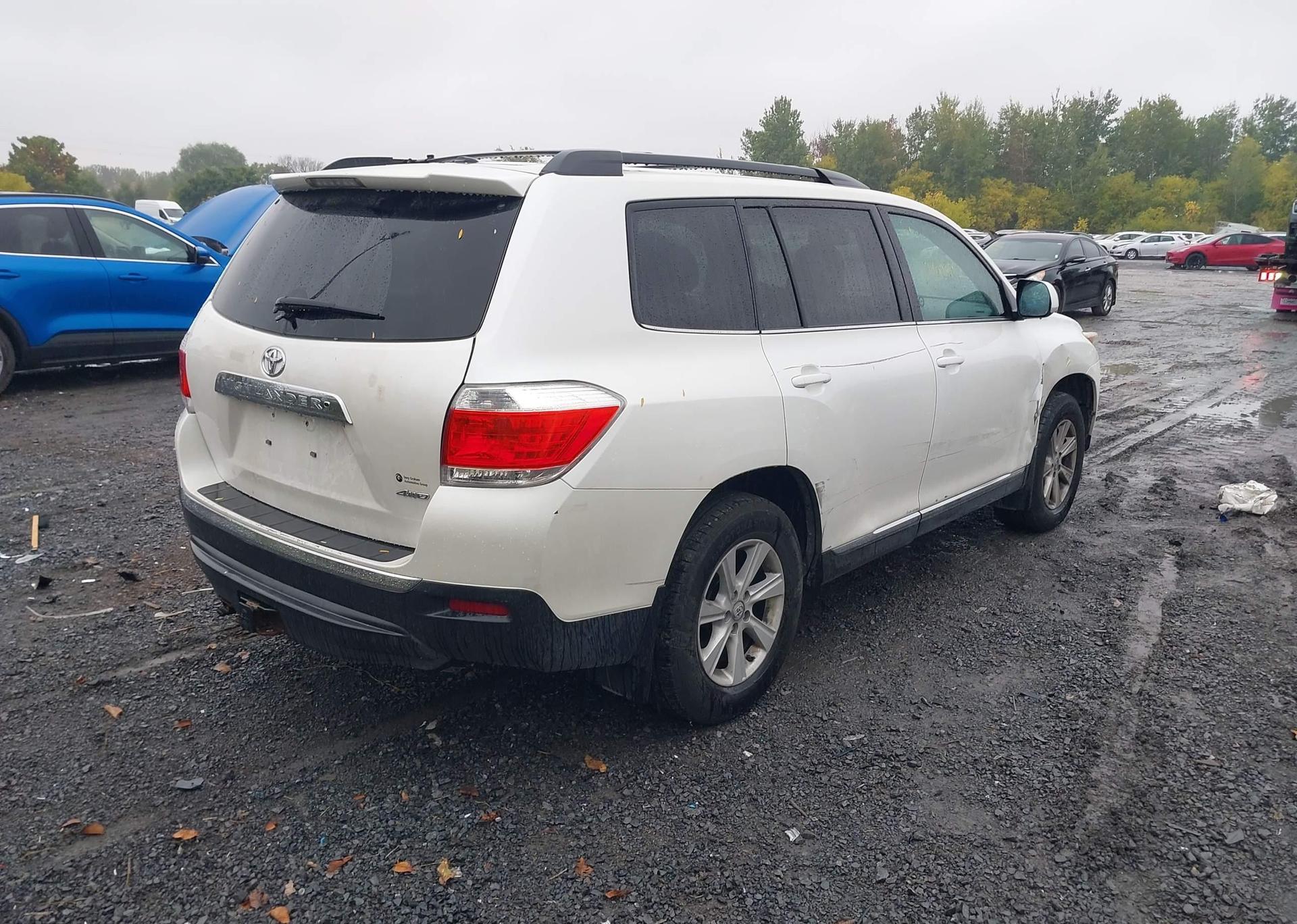 2013 TOYOTA HIGHLANDER V6