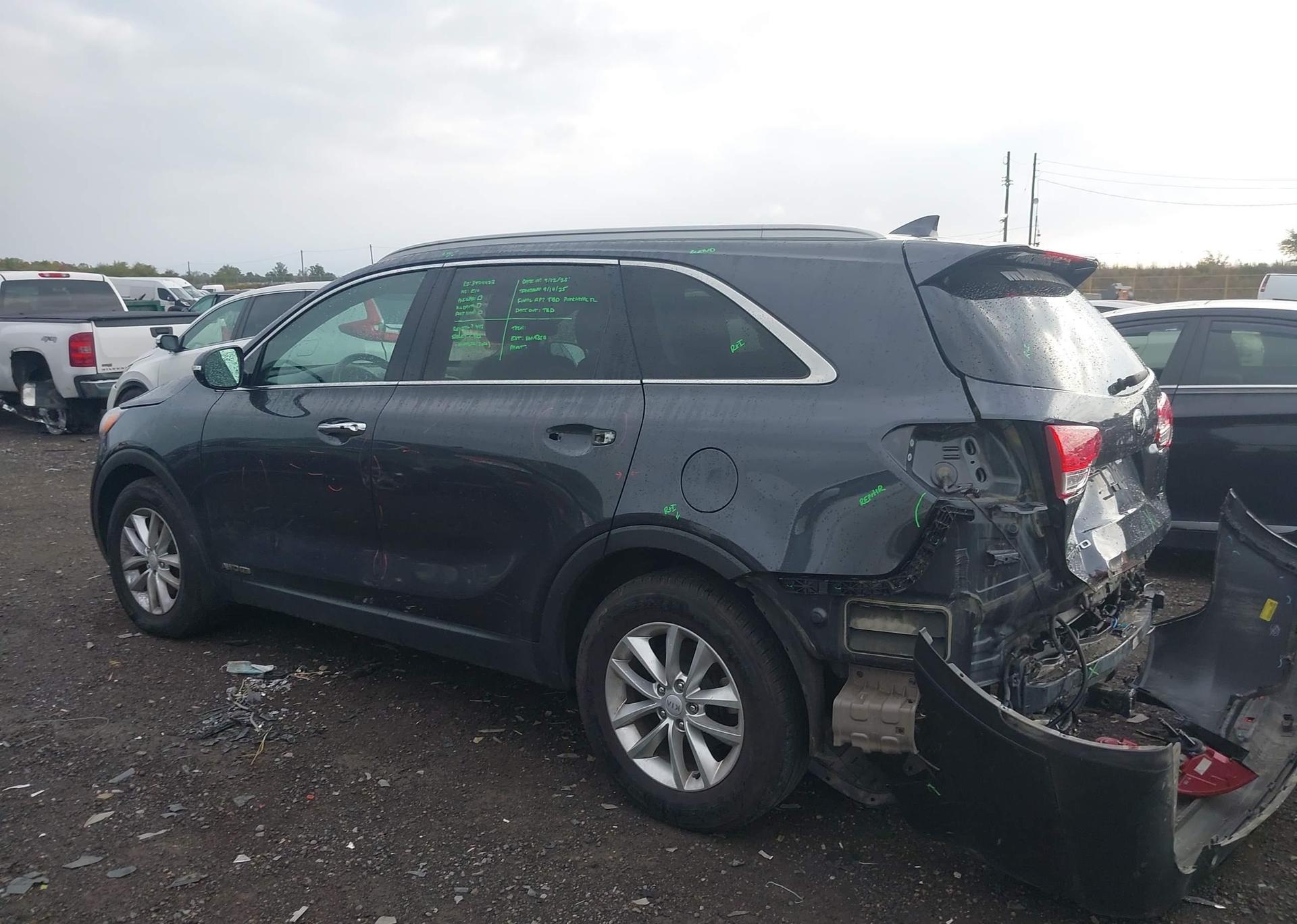 2017 KIA SORENTO 3.3L LX V6 7-SEATER