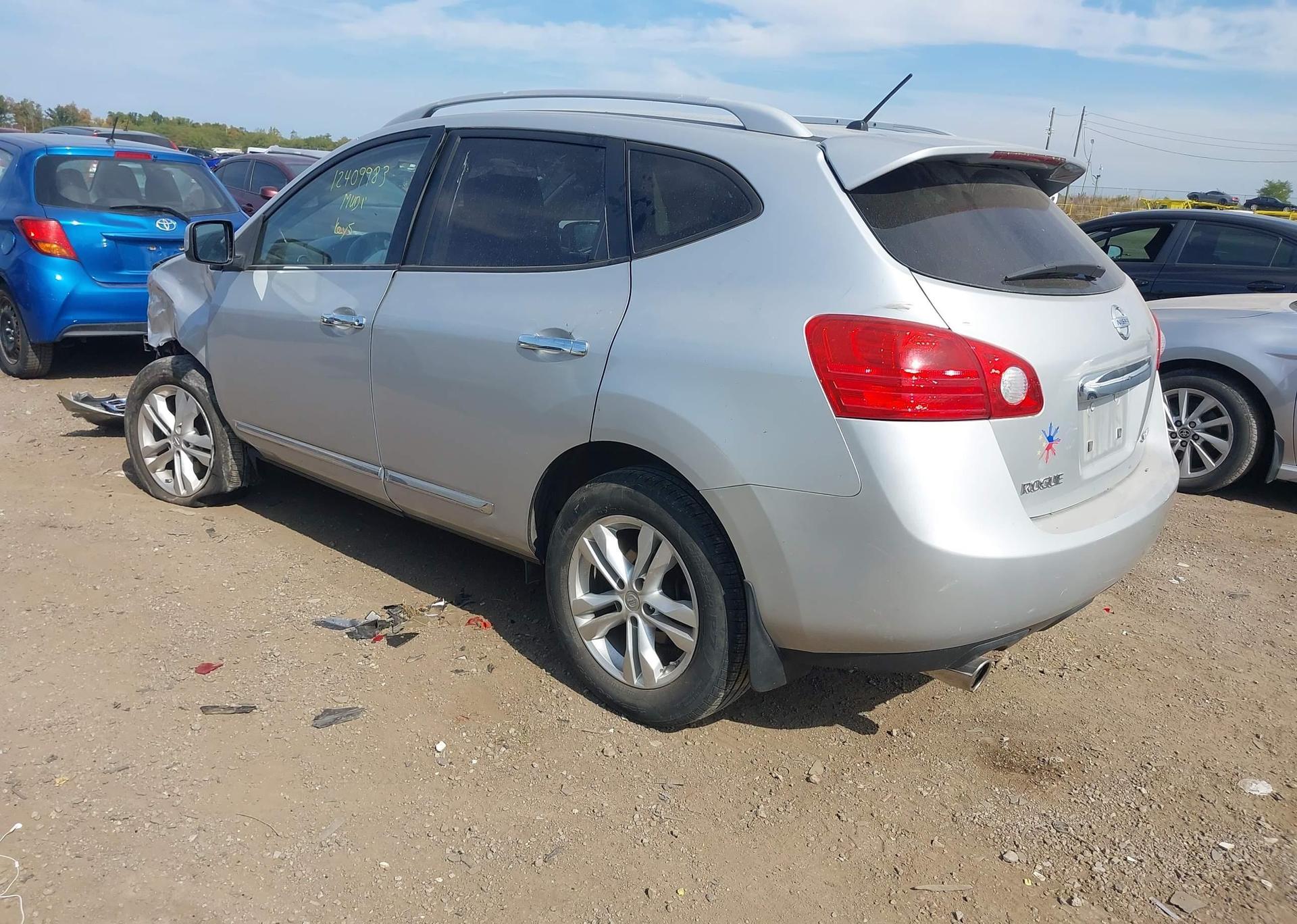 2013 NISSAN ROGUE S