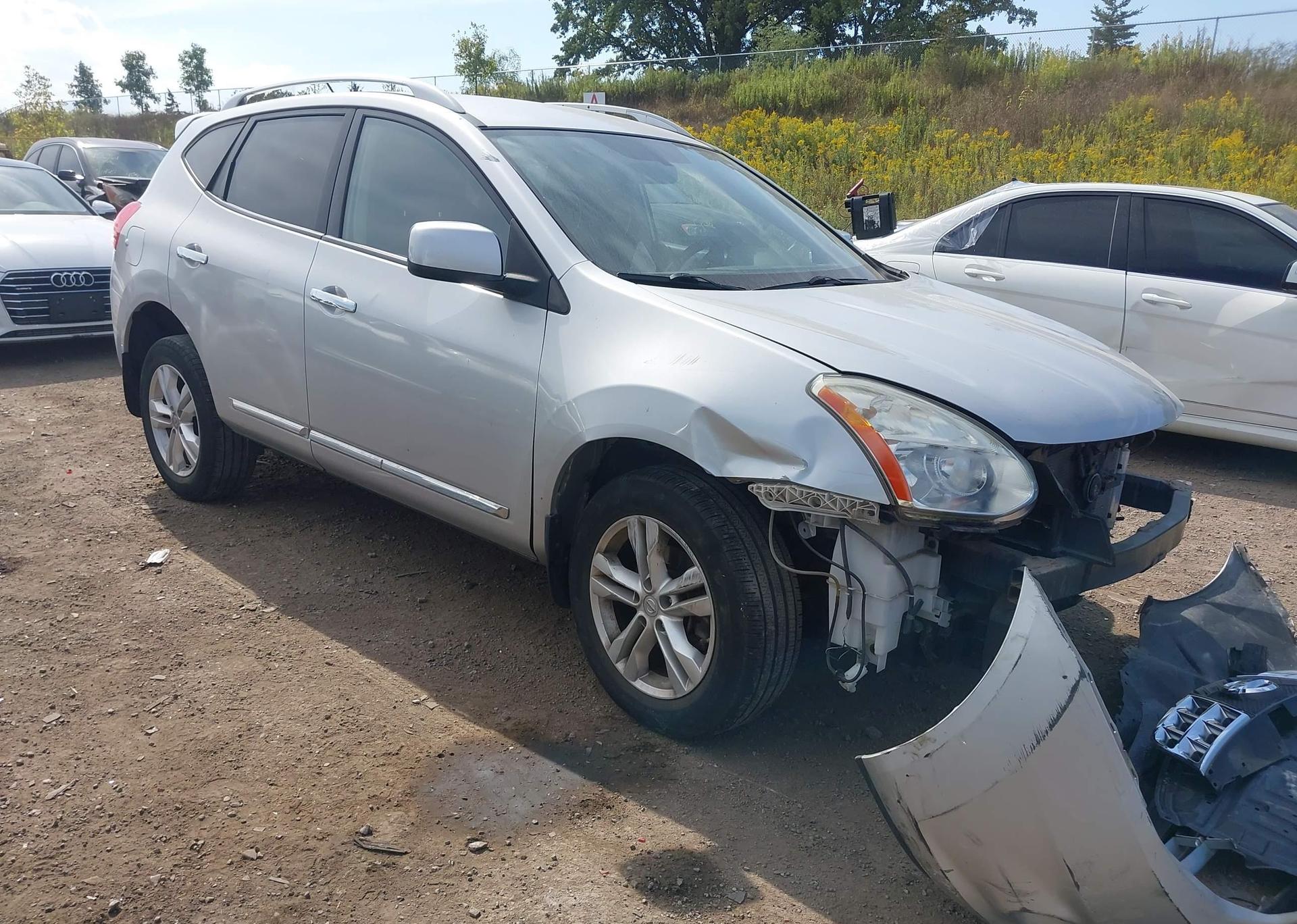 2013 NISSAN ROGUE S