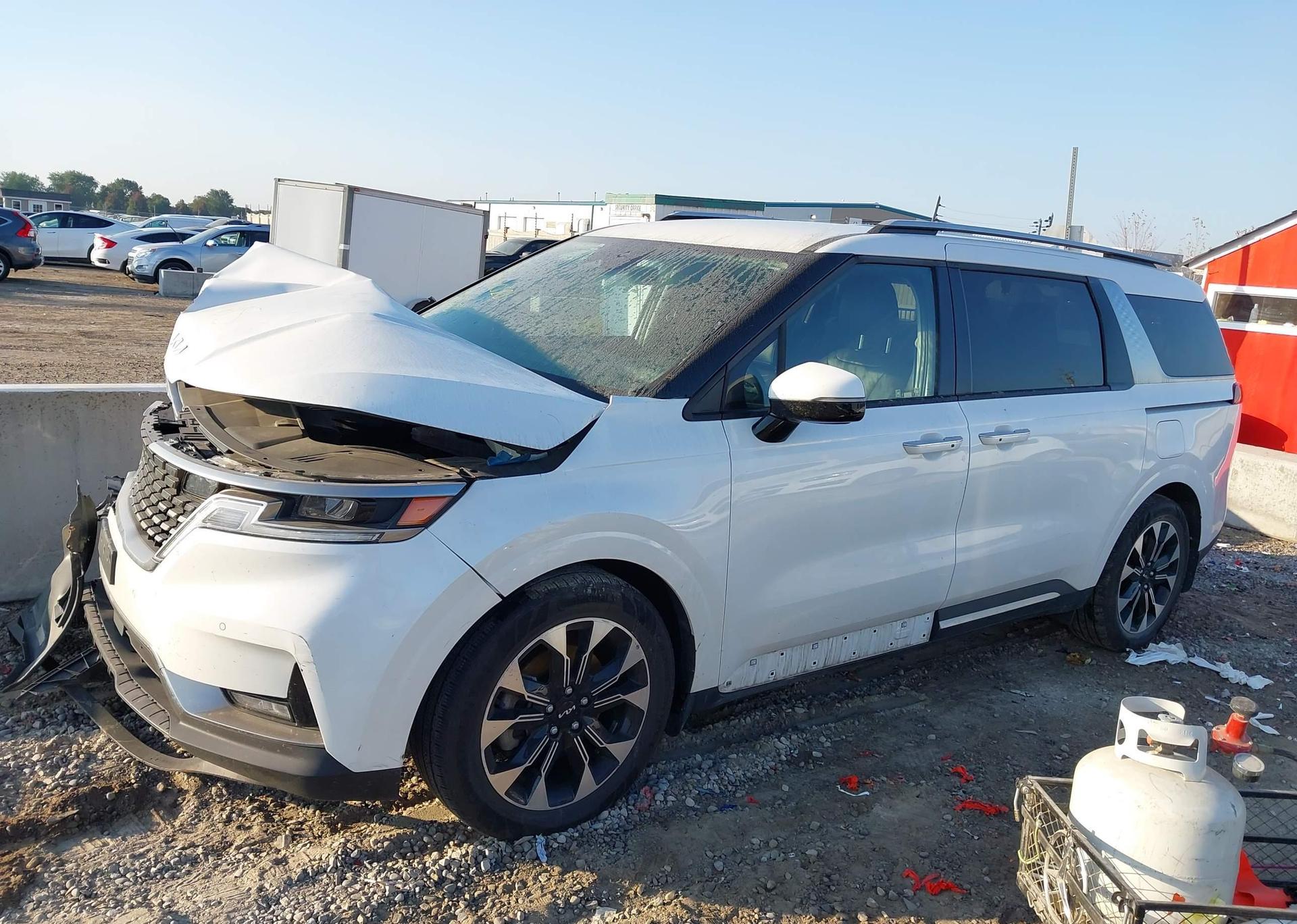 2024 KIA CARNIVAL EX