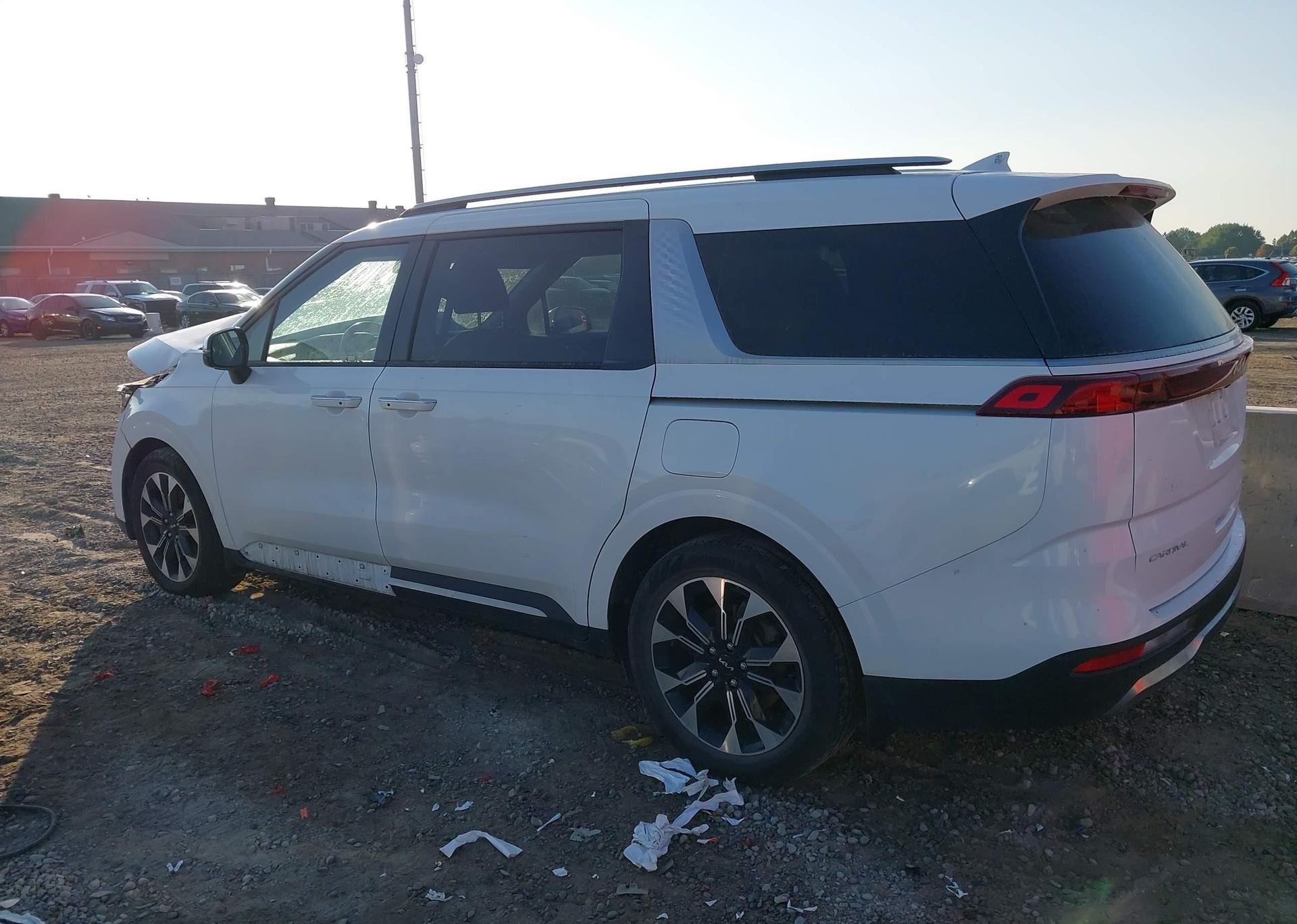 2024 KIA CARNIVAL EX