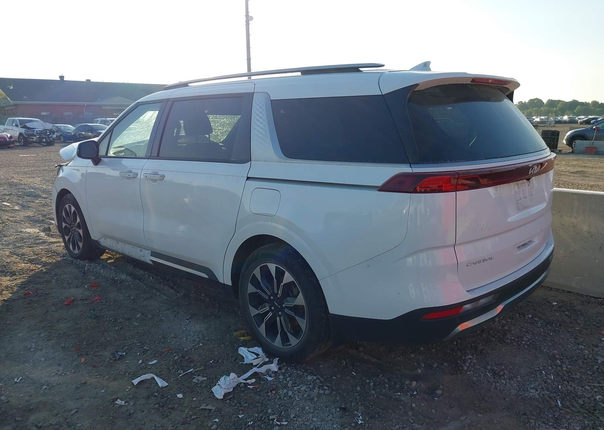 2024 KIA CARNIVAL EX
