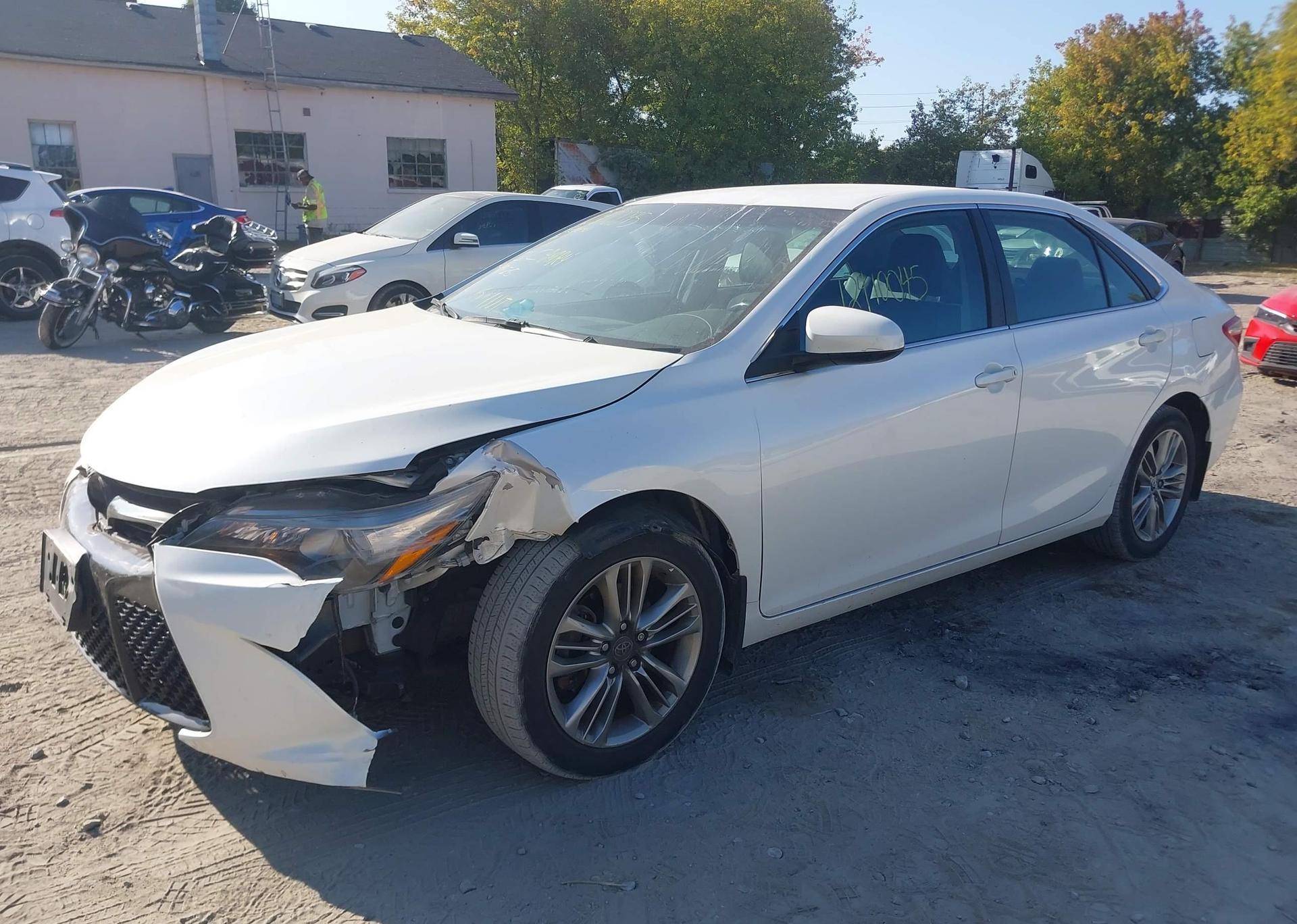 2016 TOYOTA CAMRY SE