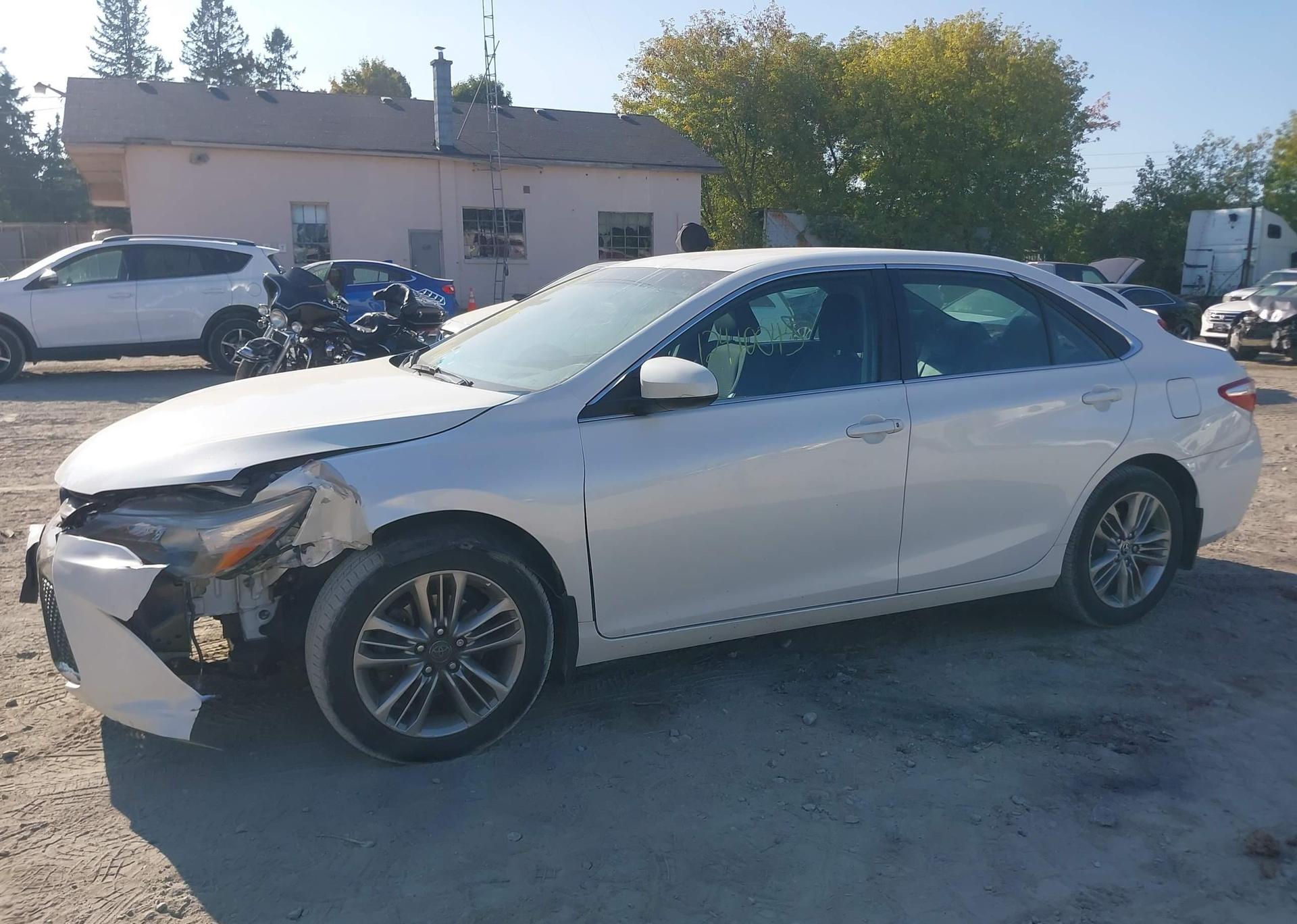 2016 TOYOTA CAMRY SE