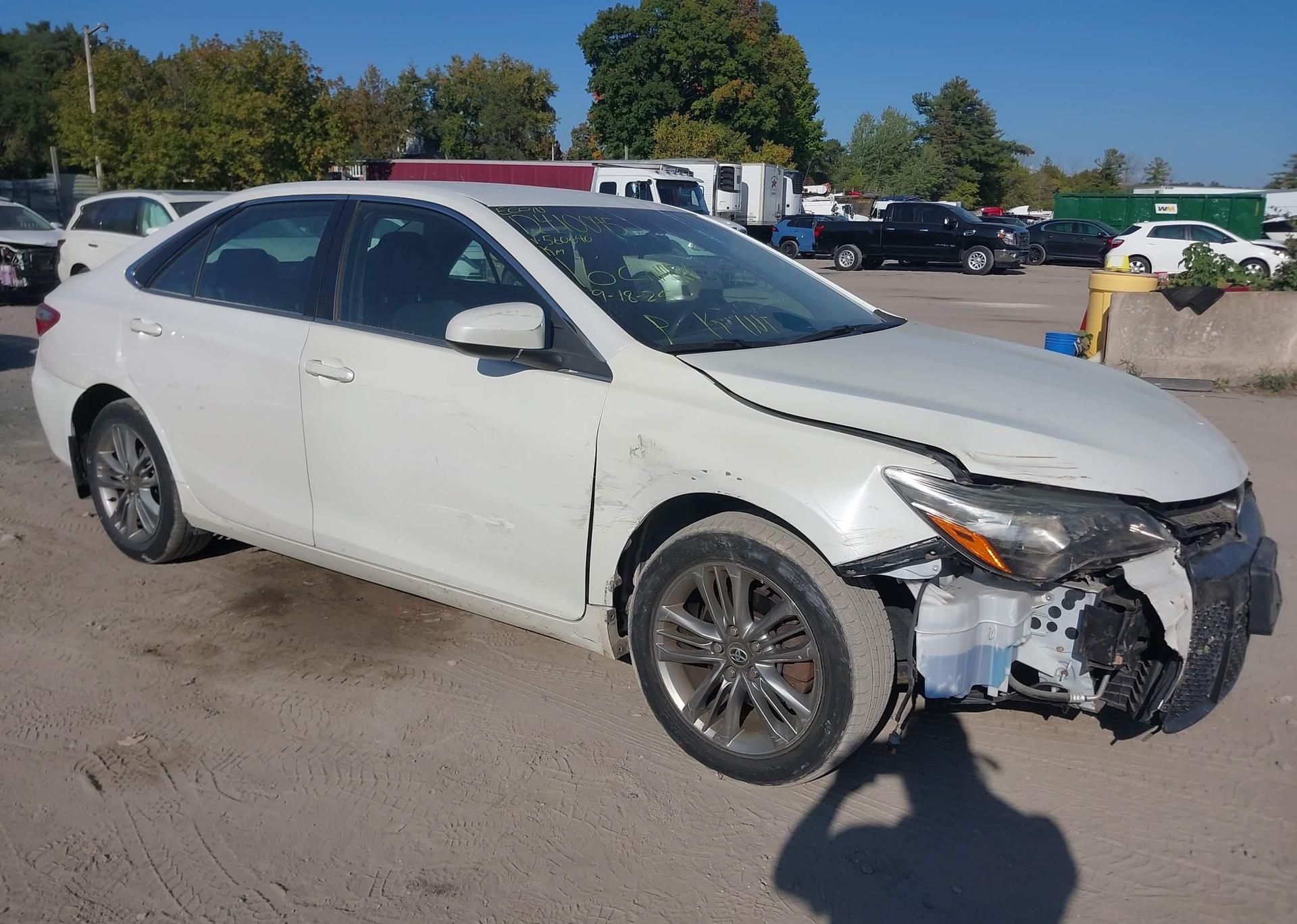2016 TOYOTA CAMRY SE