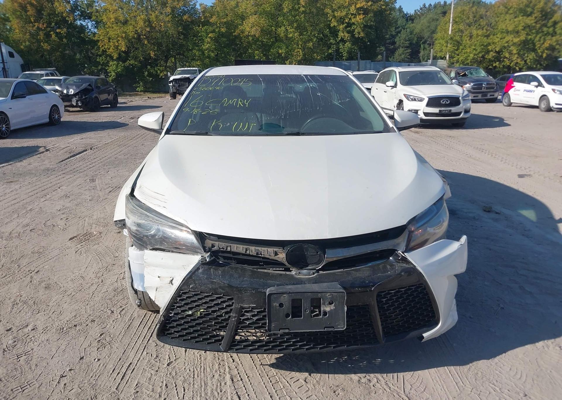 2016 TOYOTA CAMRY SE