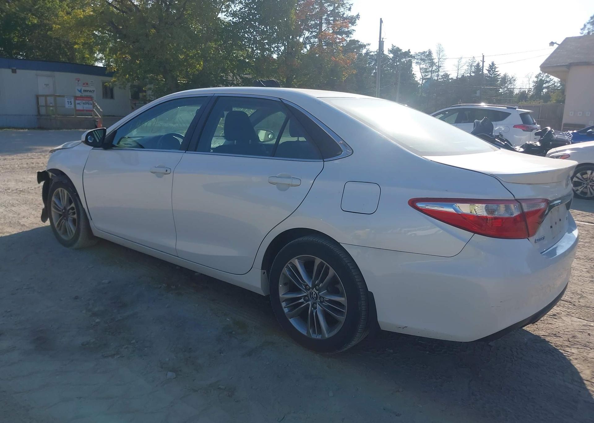 2016 TOYOTA CAMRY SE