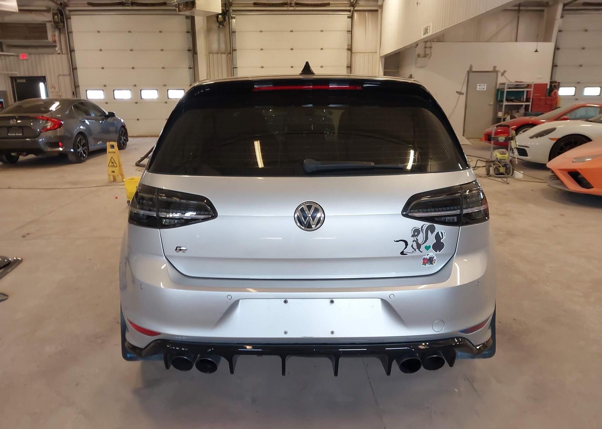 2017 VOLKSWAGEN GOLF R
