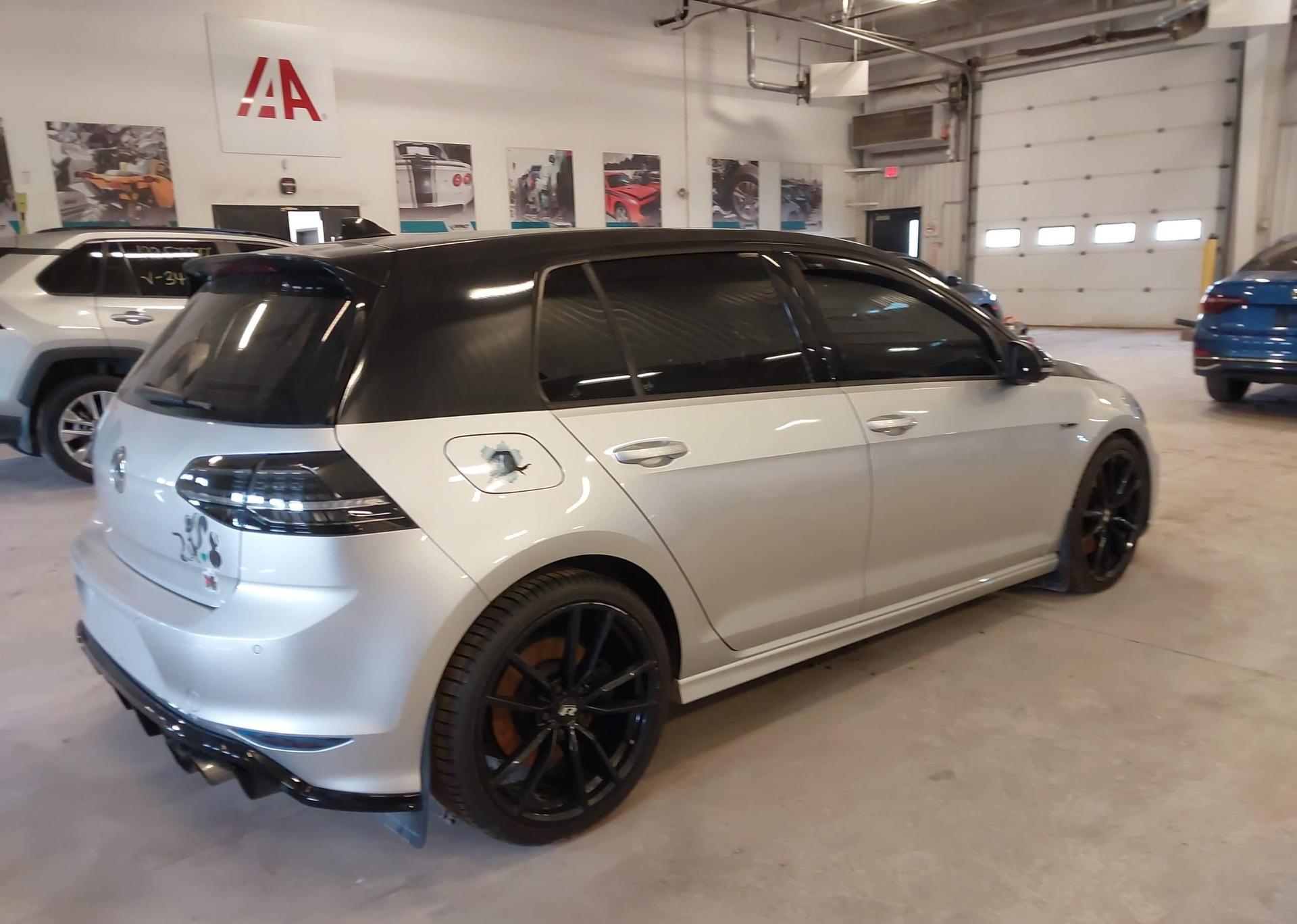 2017 VOLKSWAGEN GOLF R