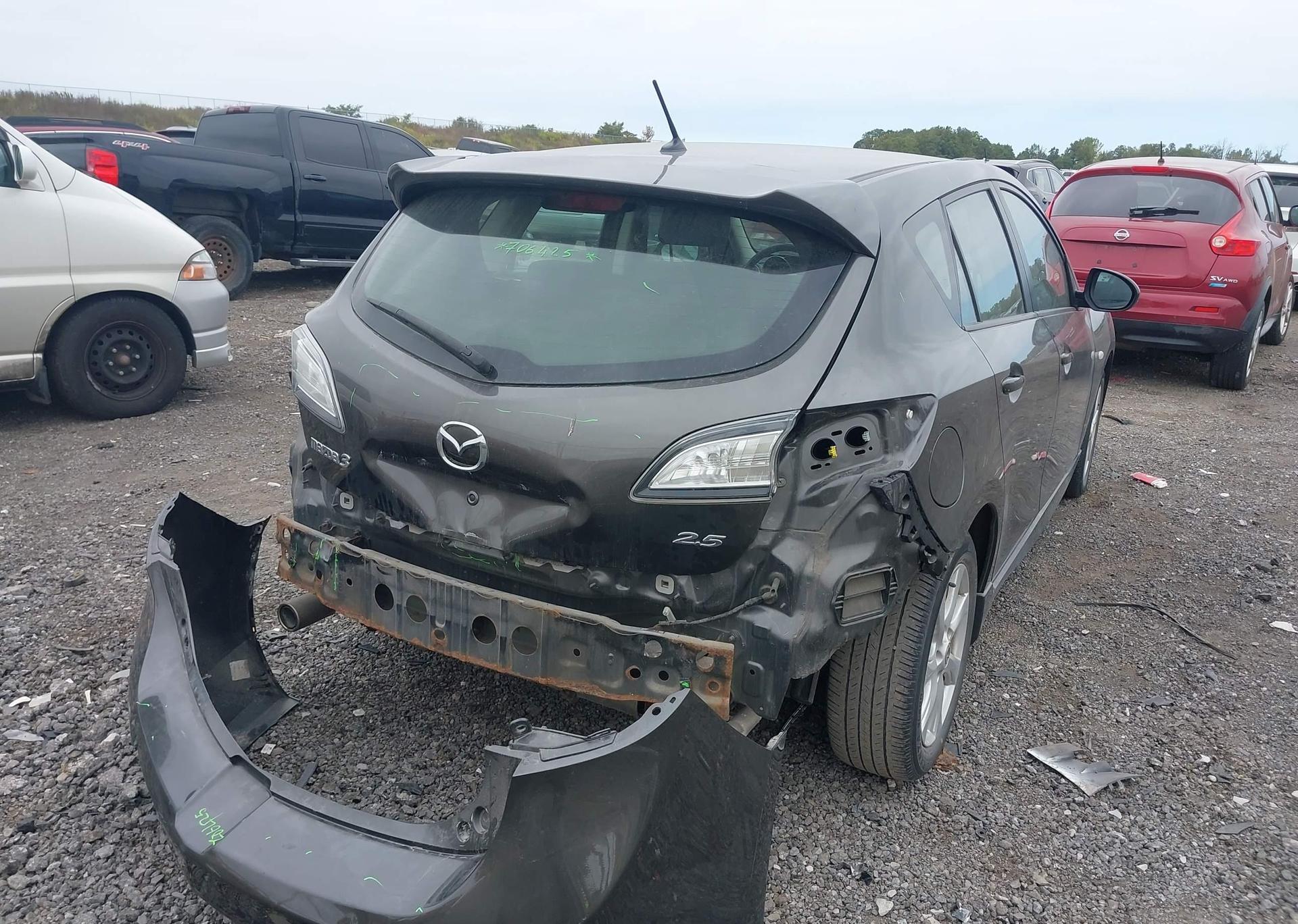 2010 MAZDA 3 S