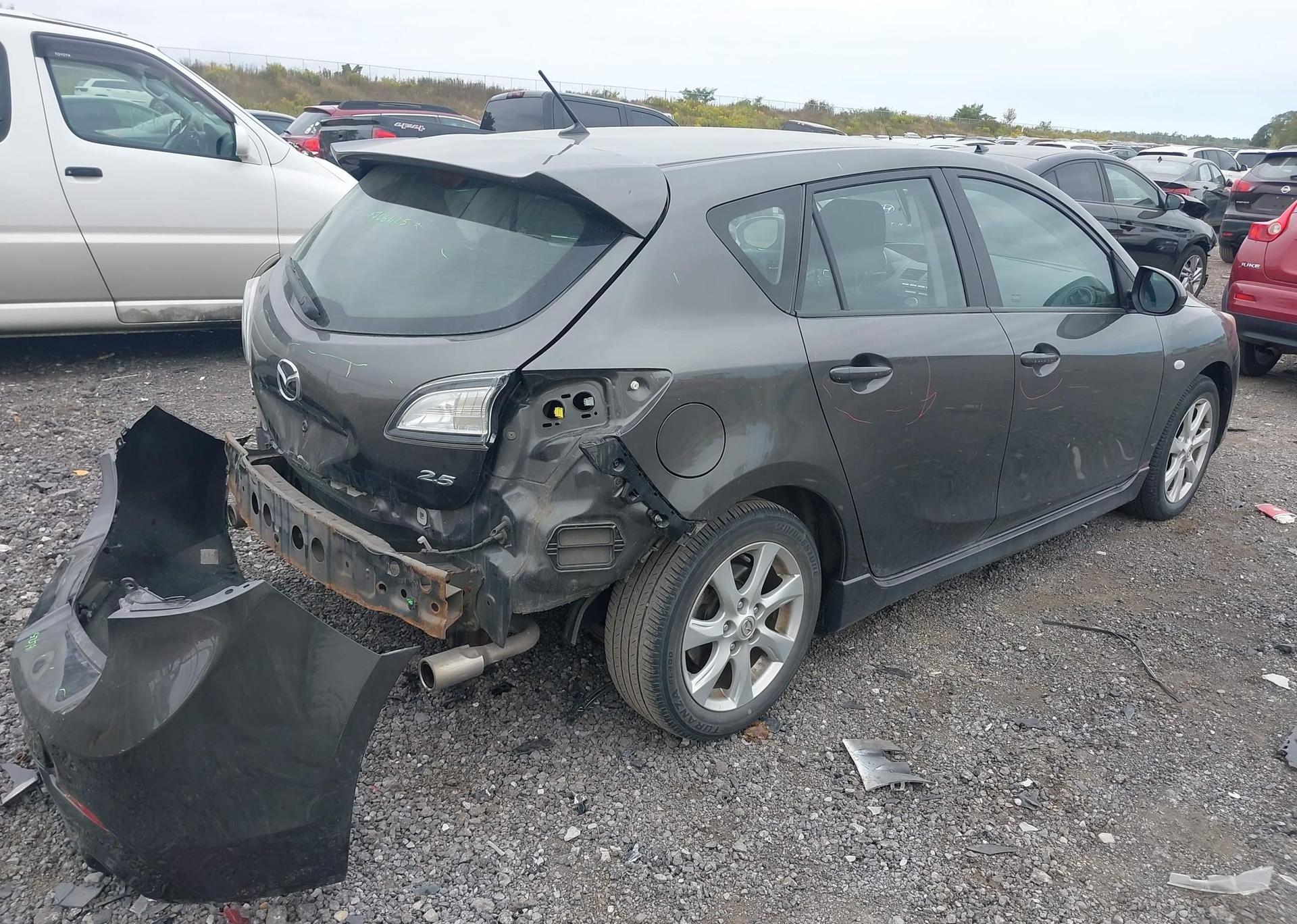 2010 MAZDA 3 S