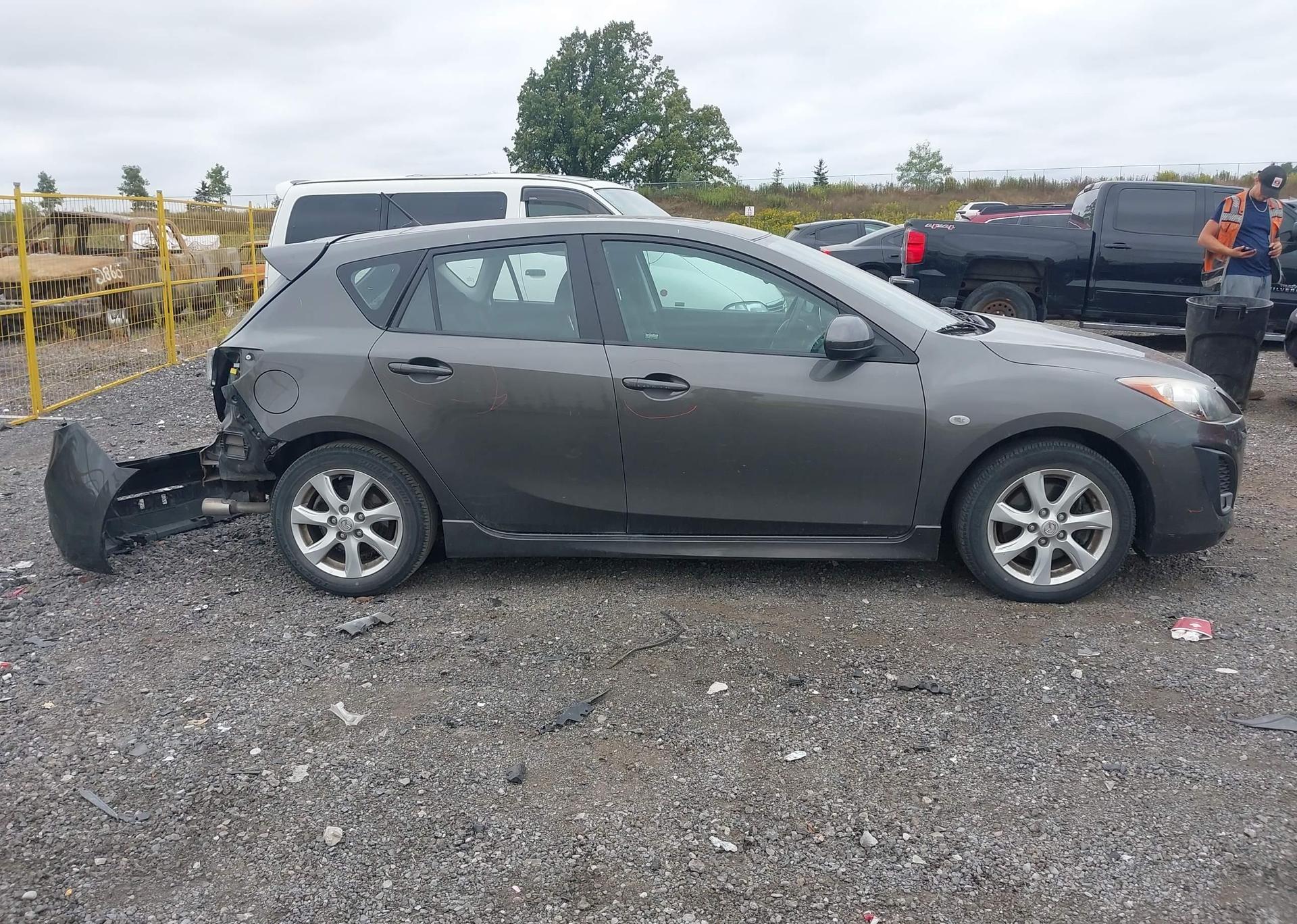 2010 MAZDA 3 S