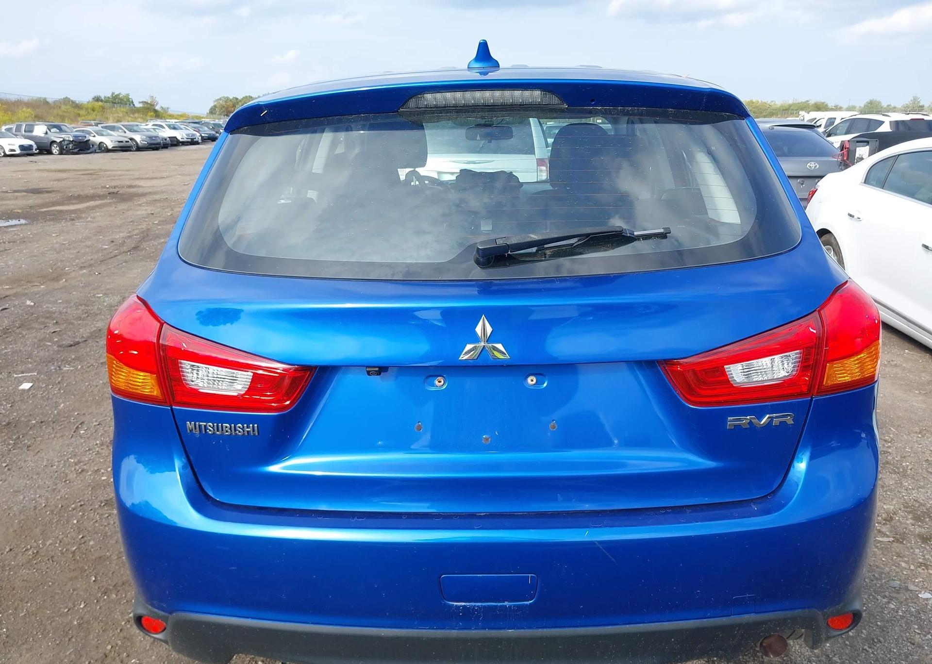 2017 MITSUBISHI RVR