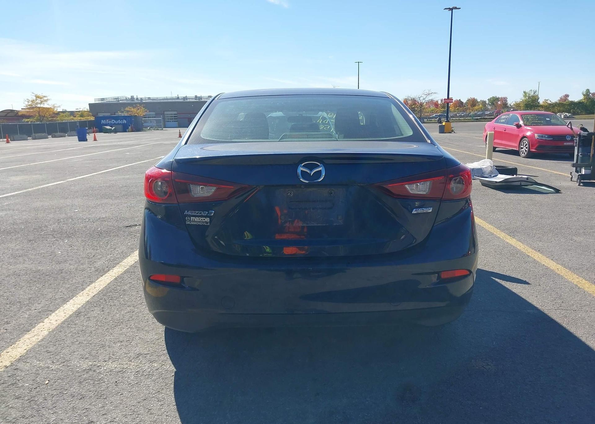 2015 MAZDA MAZDA3