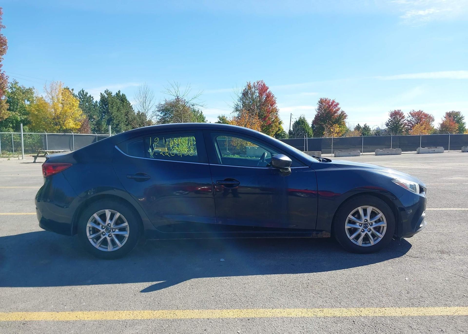 2015 MAZDA MAZDA3