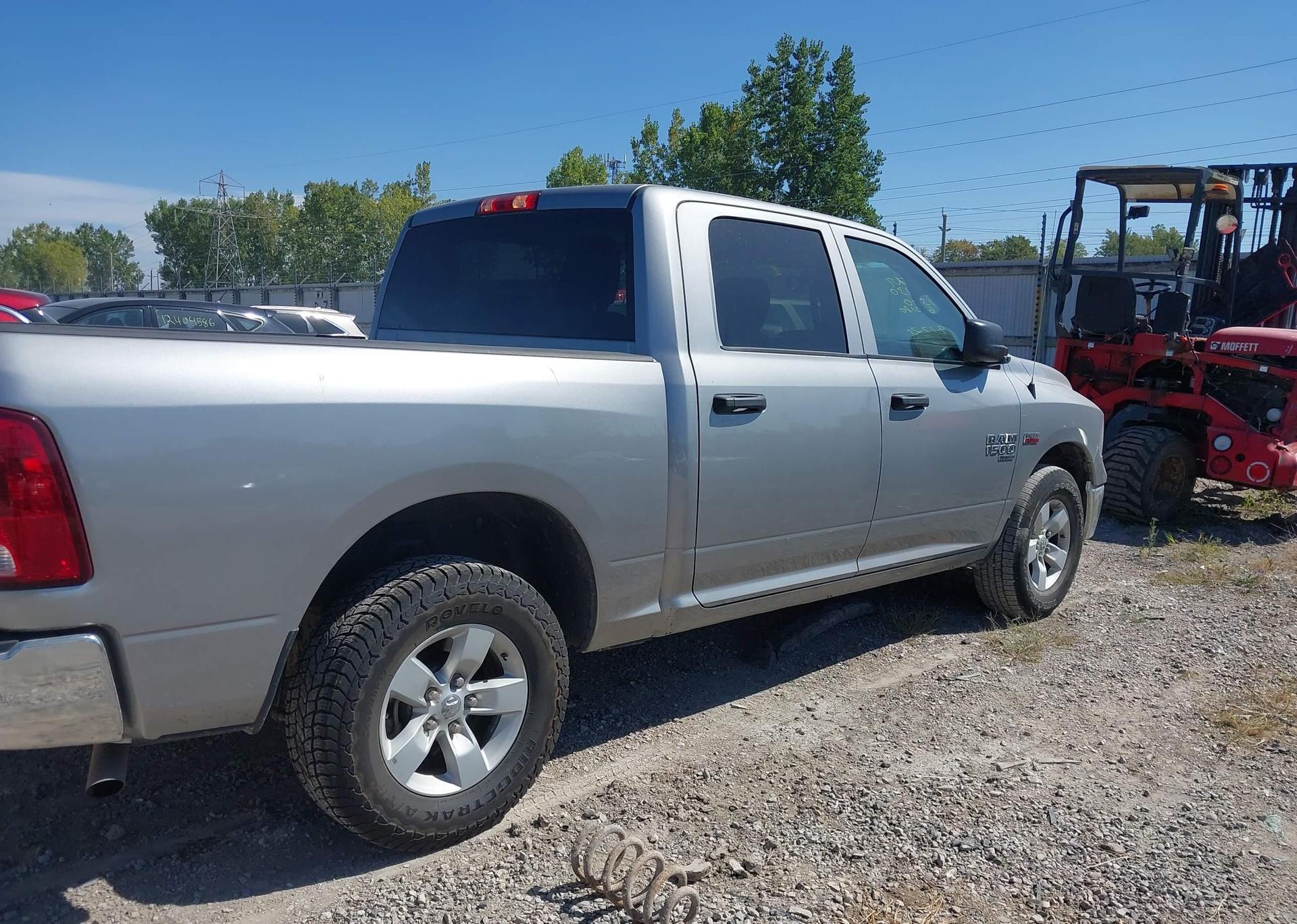 2023 RAM 1500 CLASSIC SLT