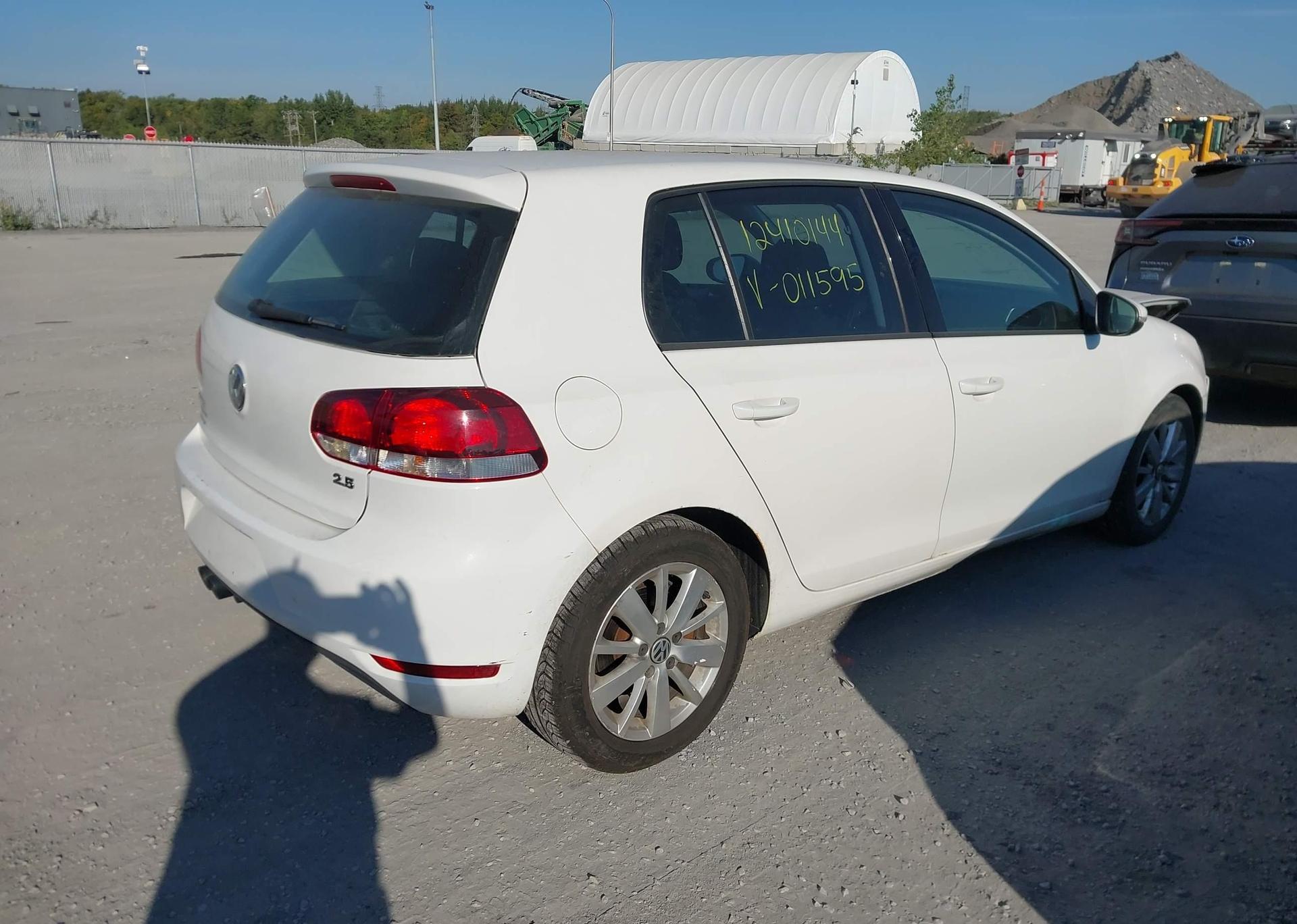 2013 VOLKSWAGEN GOLF