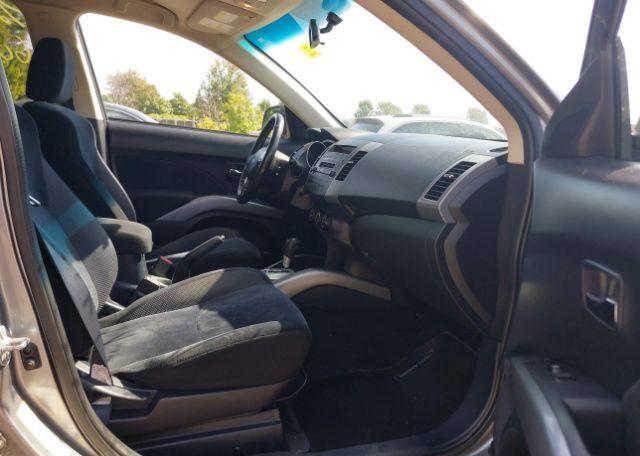 2013 MITSUBISHI OUTLANDER ES