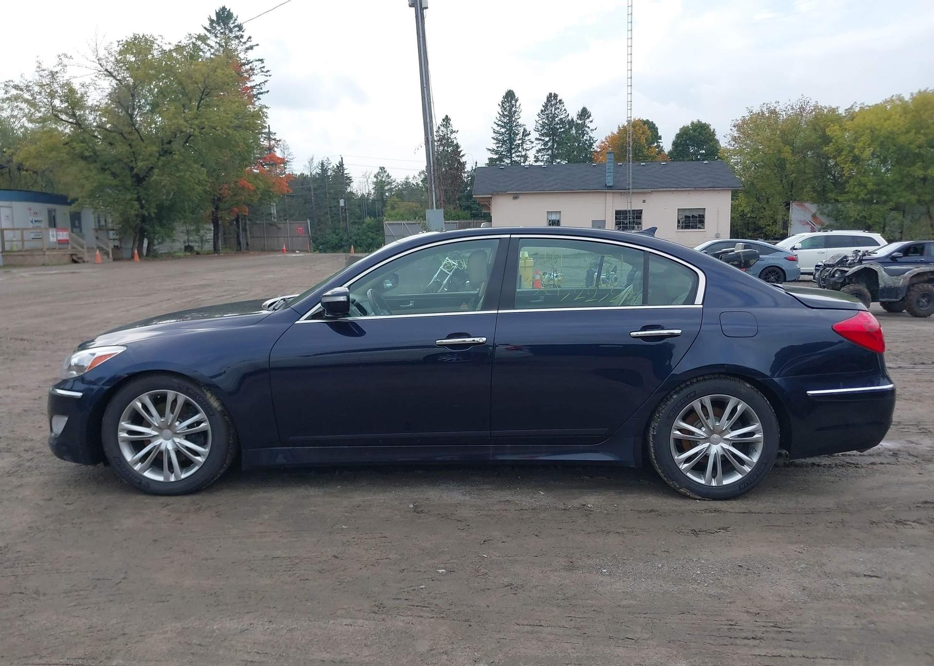 2012 HYUNDAI GENESIS 3.8 TECHNOLOGY