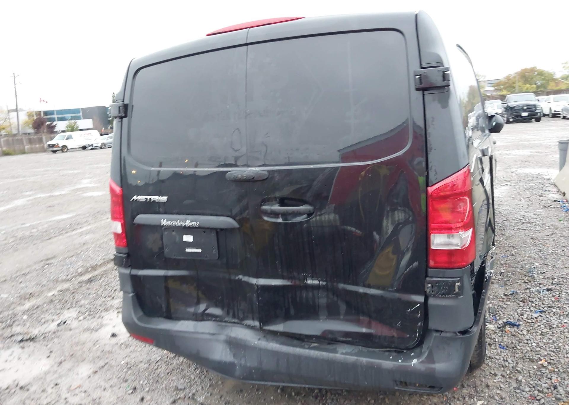 2018 MERCEDES-BENZ METRIS