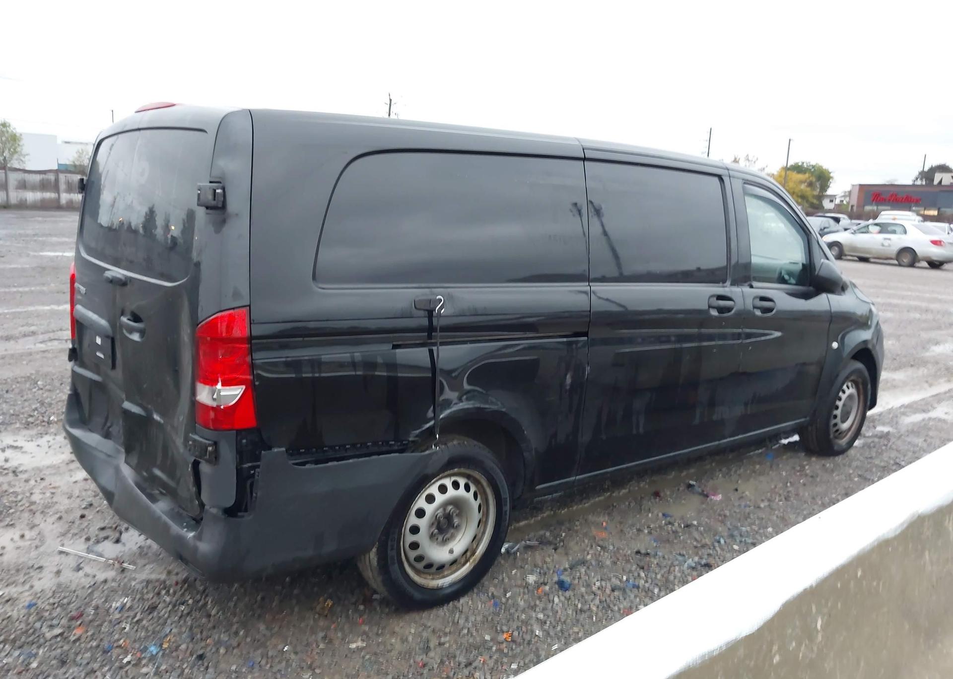 2018 MERCEDES-BENZ METRIS