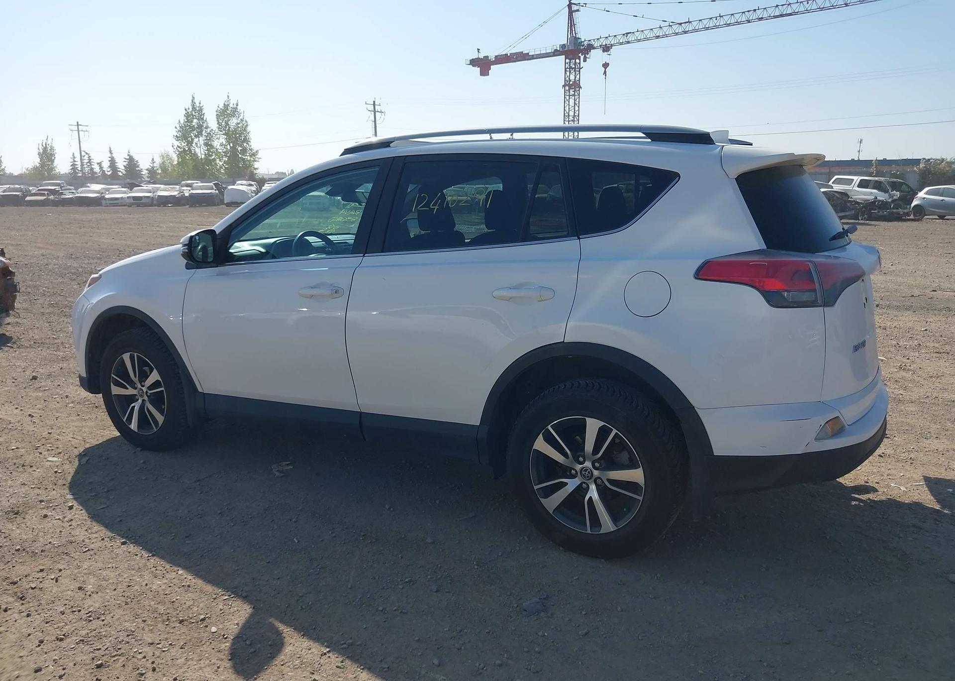 2018 TOYOTA RAV4 LE