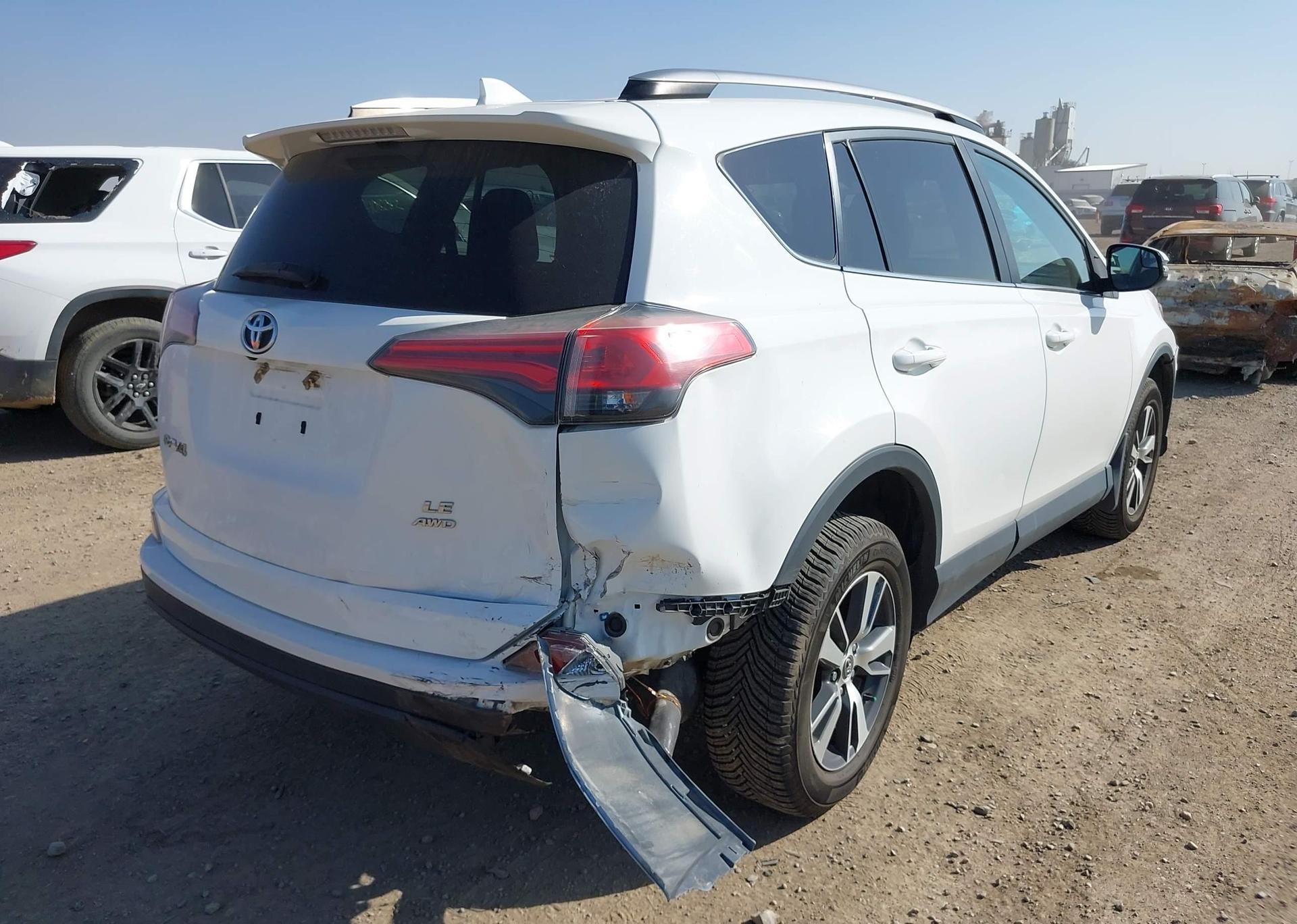 2018 TOYOTA RAV4 LE