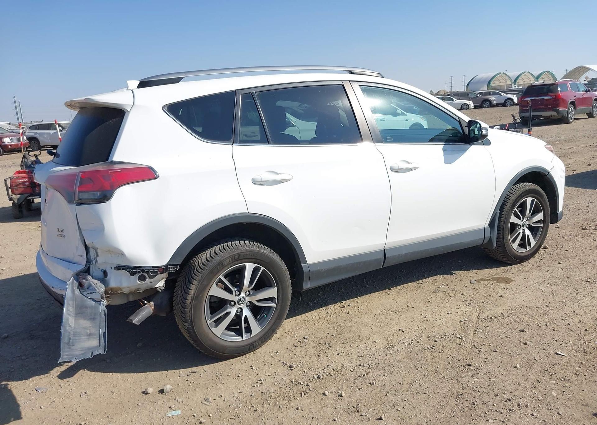 2018 TOYOTA RAV4 LE