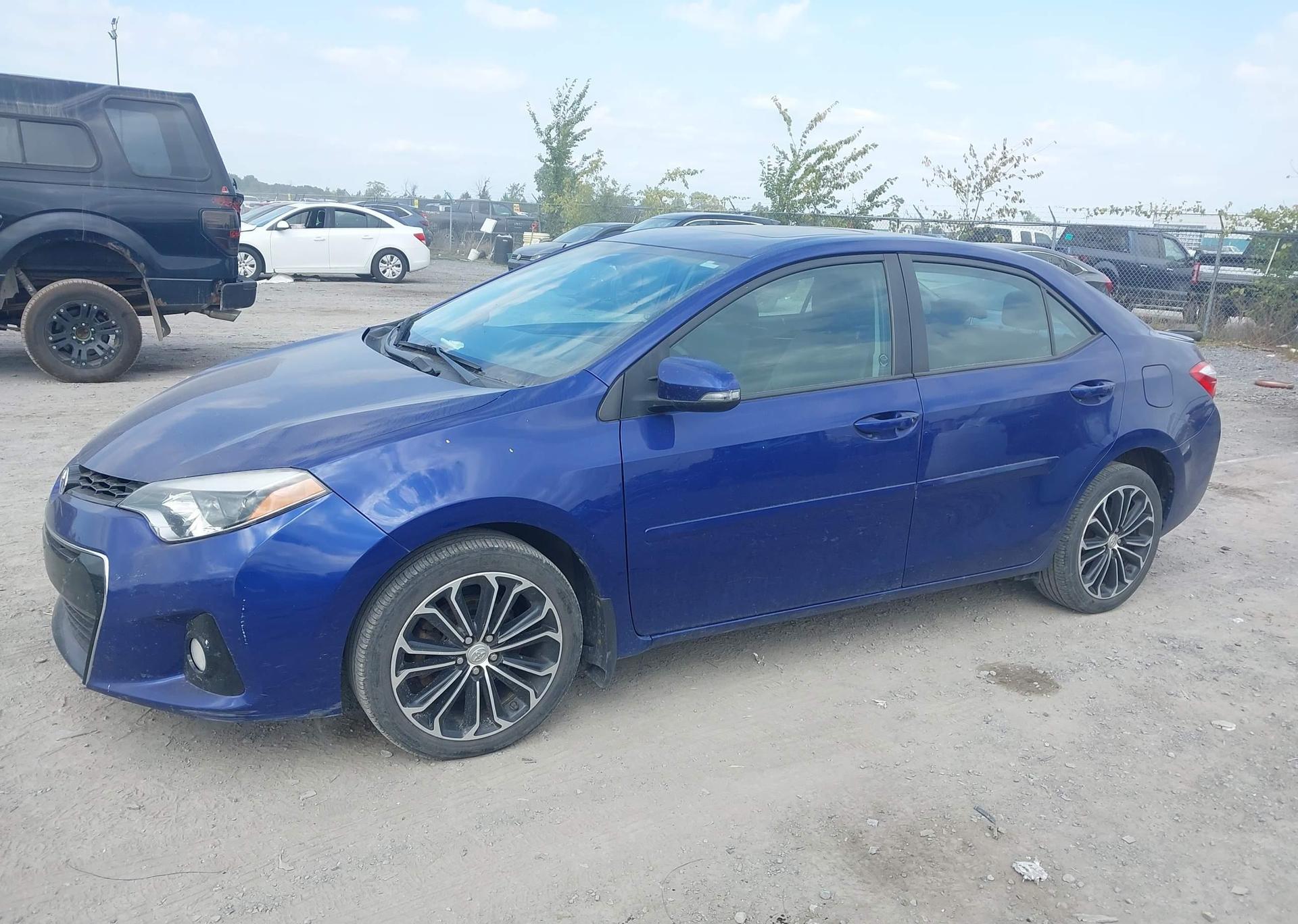 2015 TOYOTA COROLLA