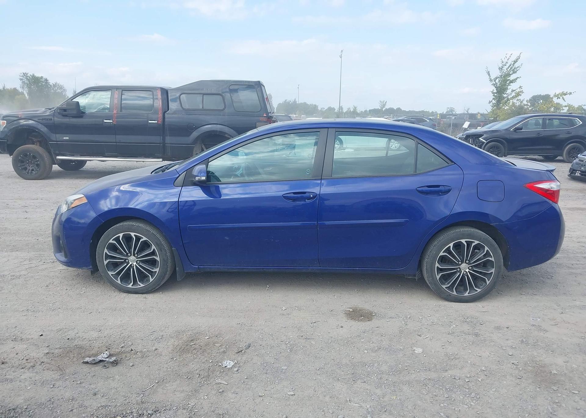 2015 TOYOTA COROLLA