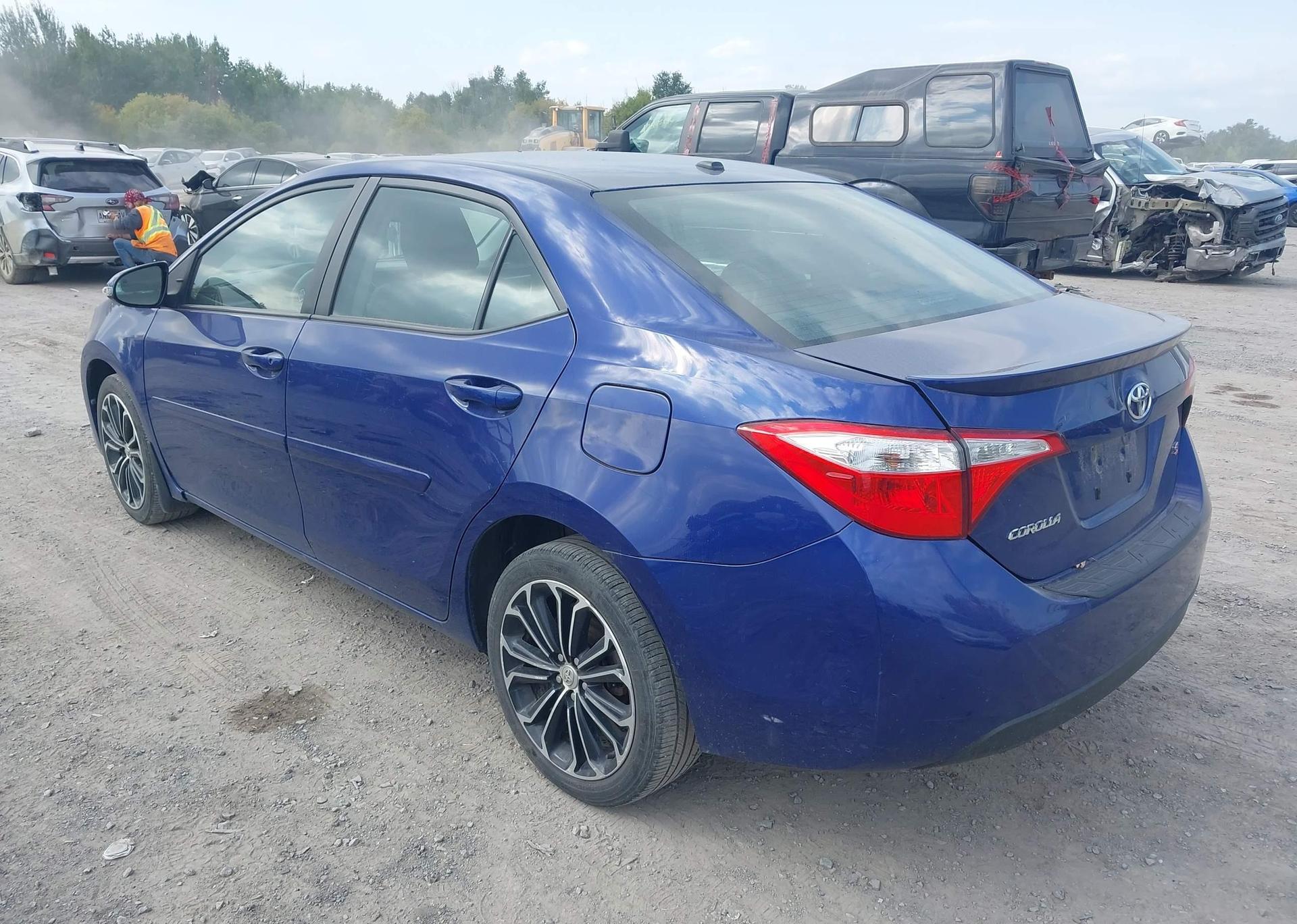 2015 TOYOTA COROLLA