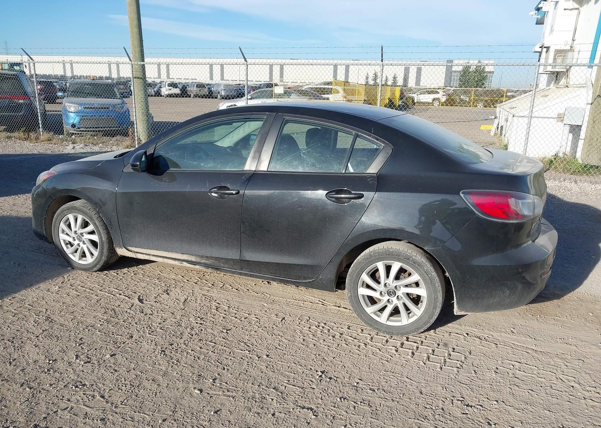 2013 MAZDA 3 I