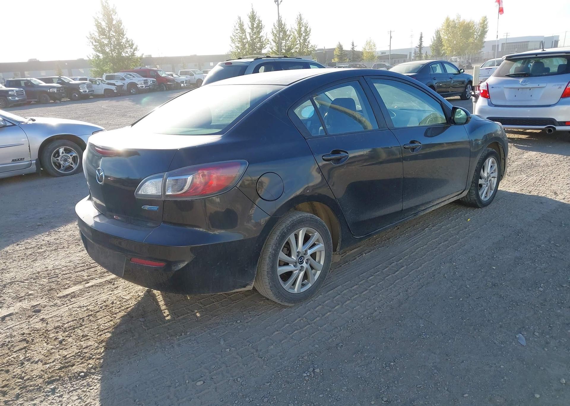 2013 MAZDA 3 I