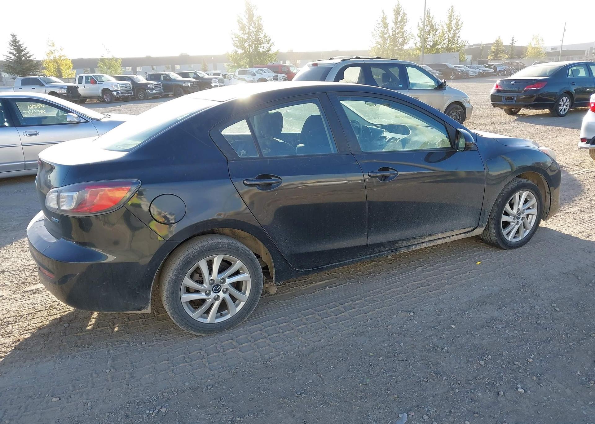 2013 MAZDA 3 I
