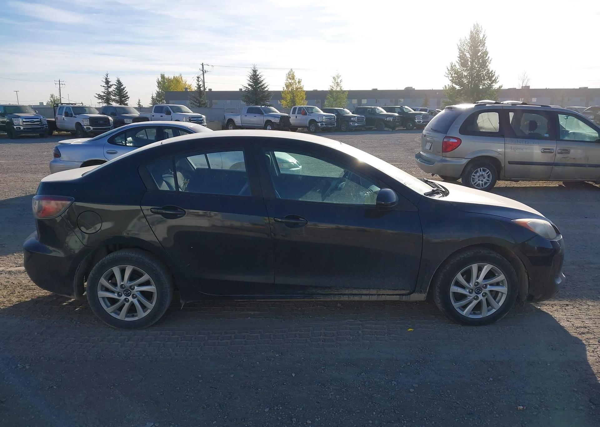 2013 MAZDA 3 I