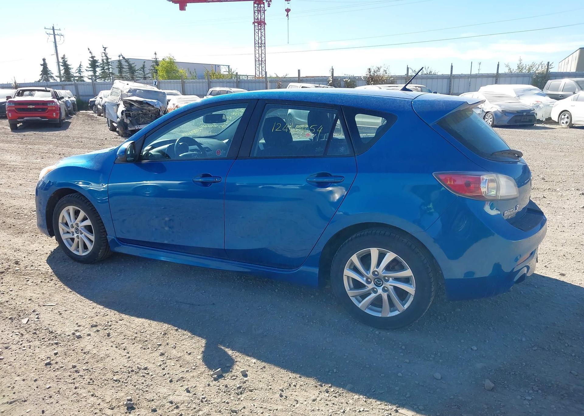 2013 MAZDA MAZDA3 GS-SKY